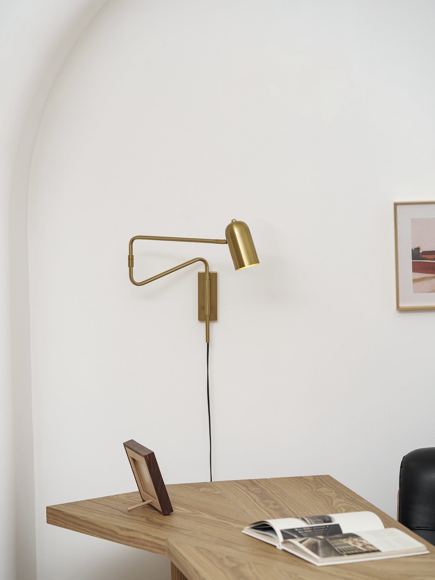 Belonix Adjustable Wall Light