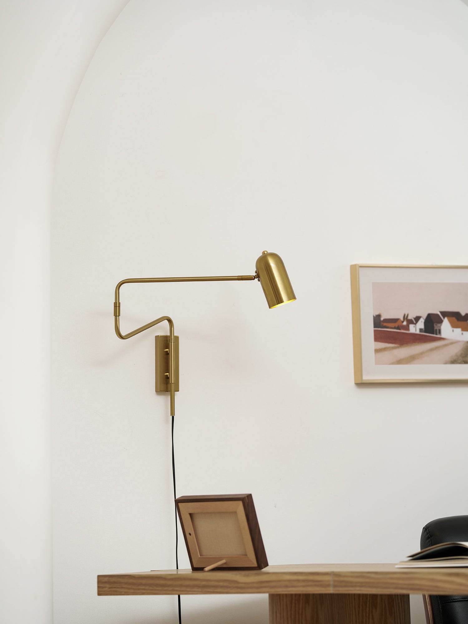 Belonix Adjustable Wall Light