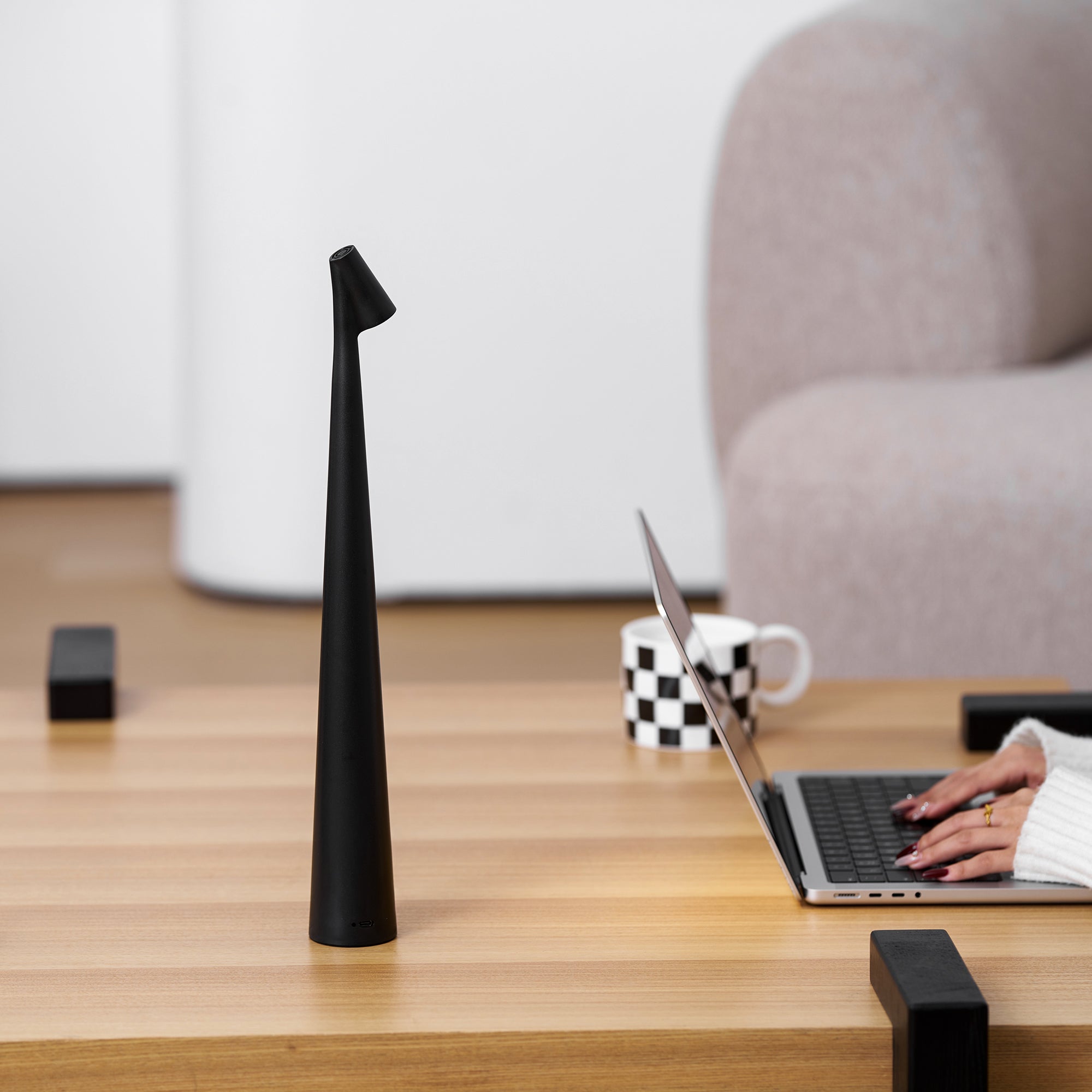 Avaro Table Lamp