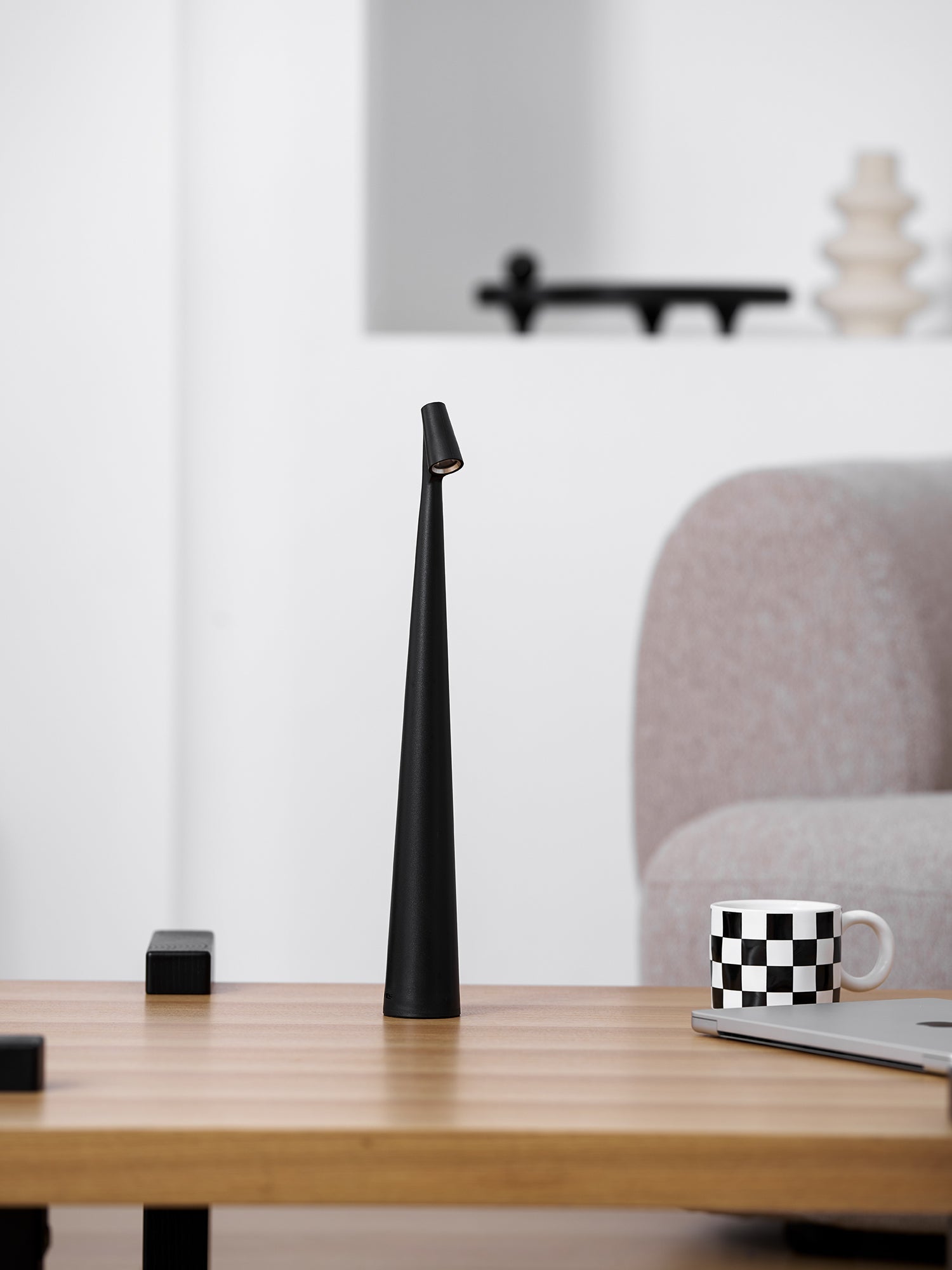 Avaro Table Lamp