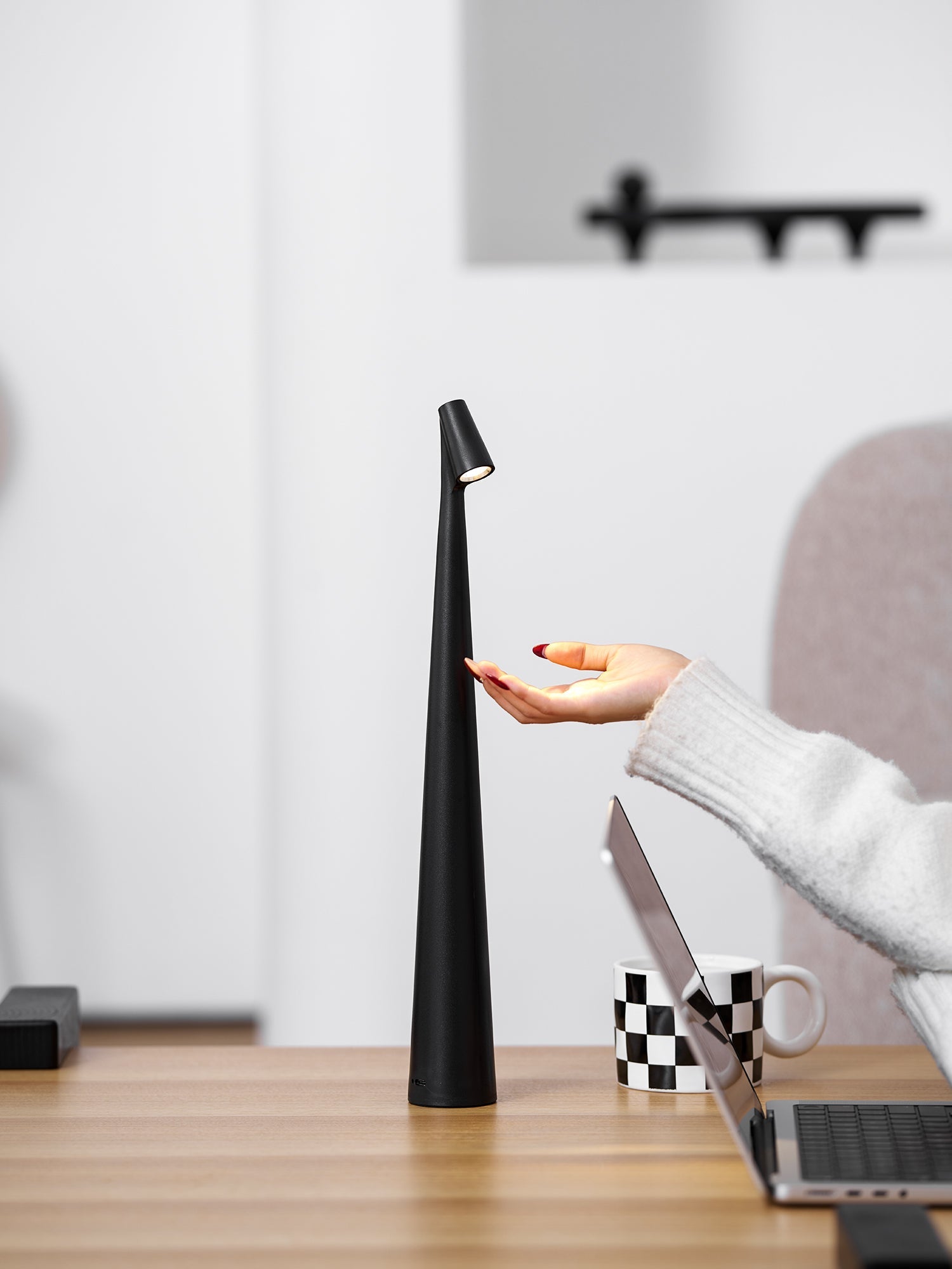 Avaro Table Lamp