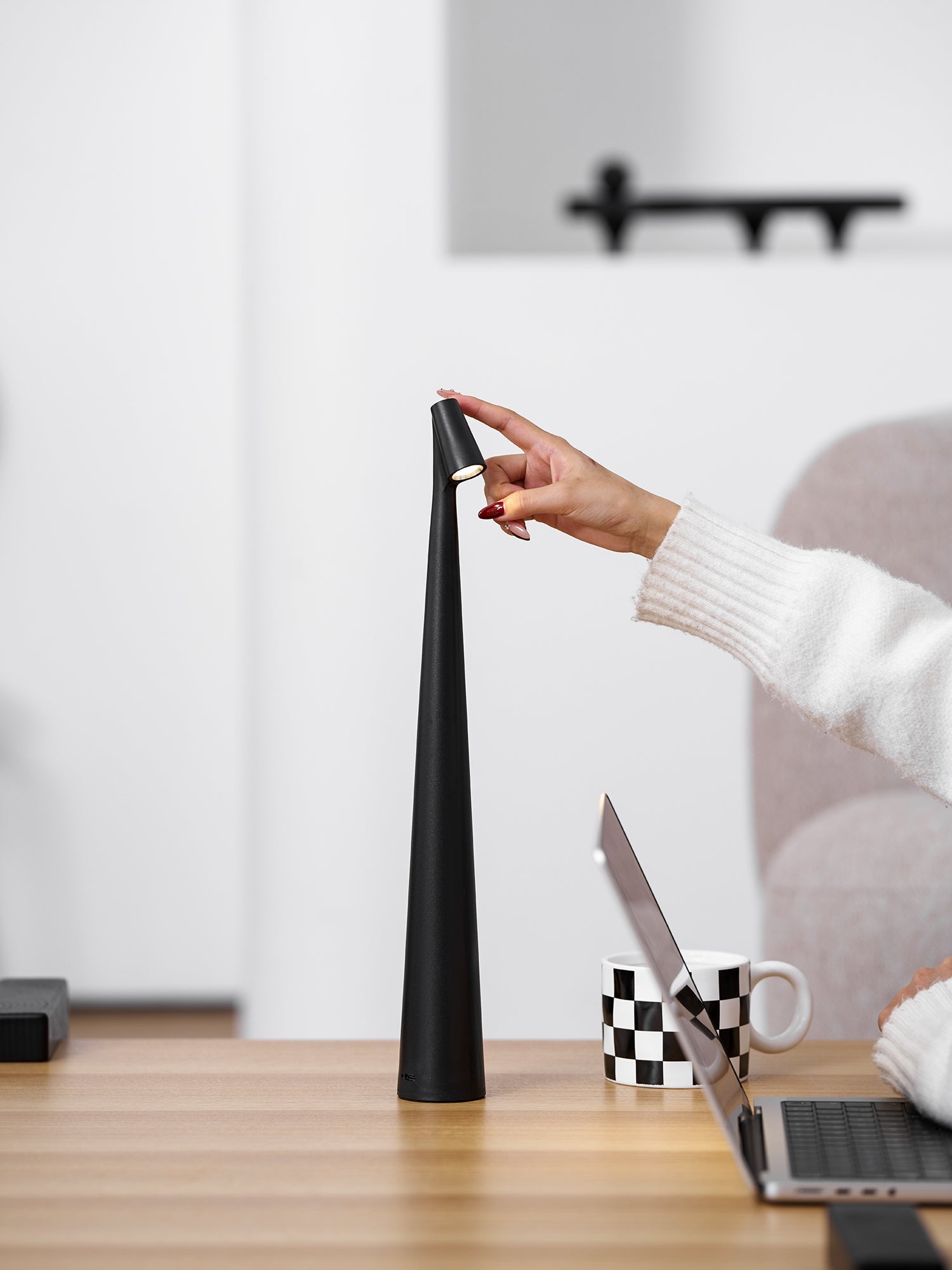 Avaro Table Lamp