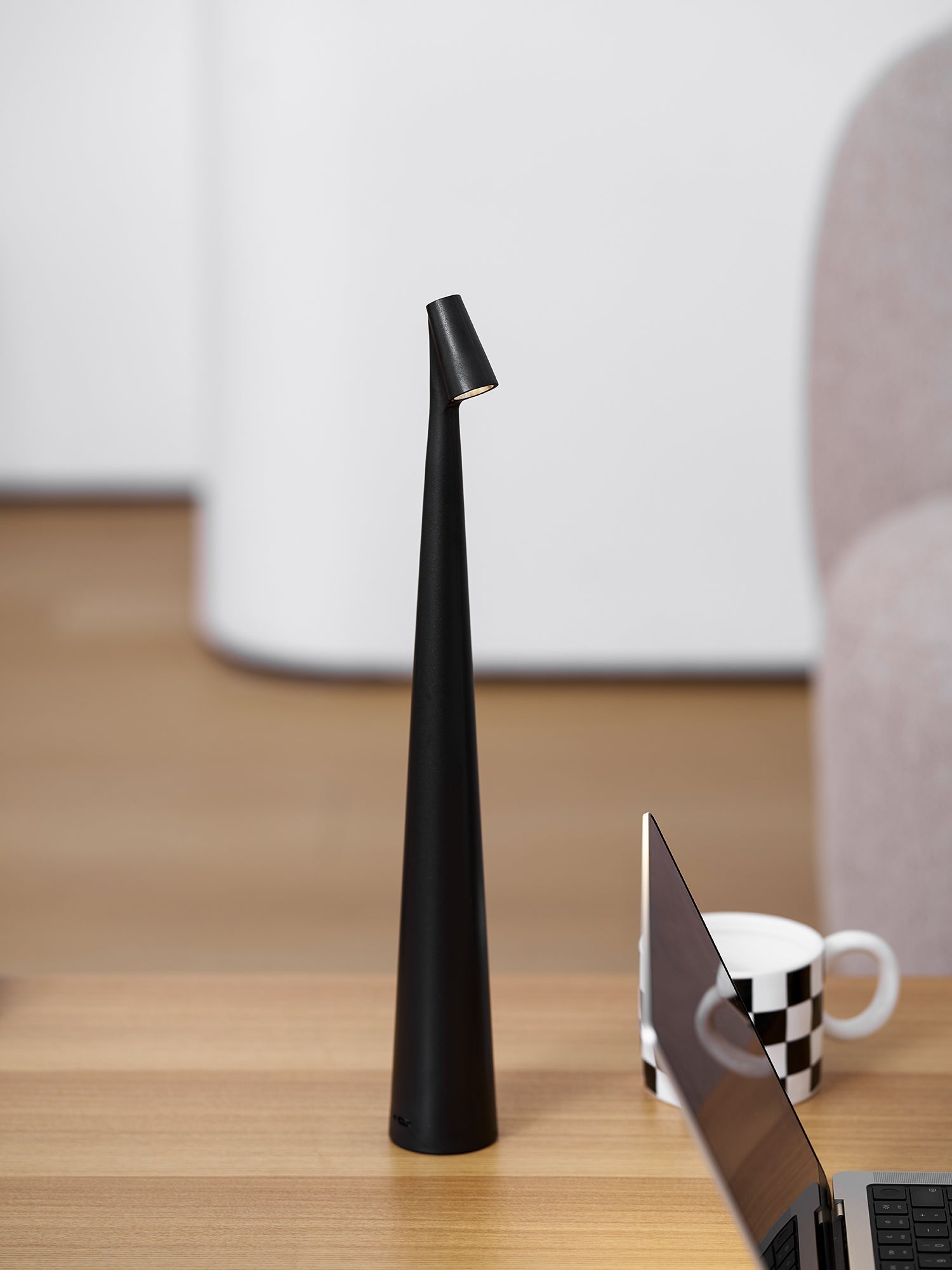 Avaro Table Lamp