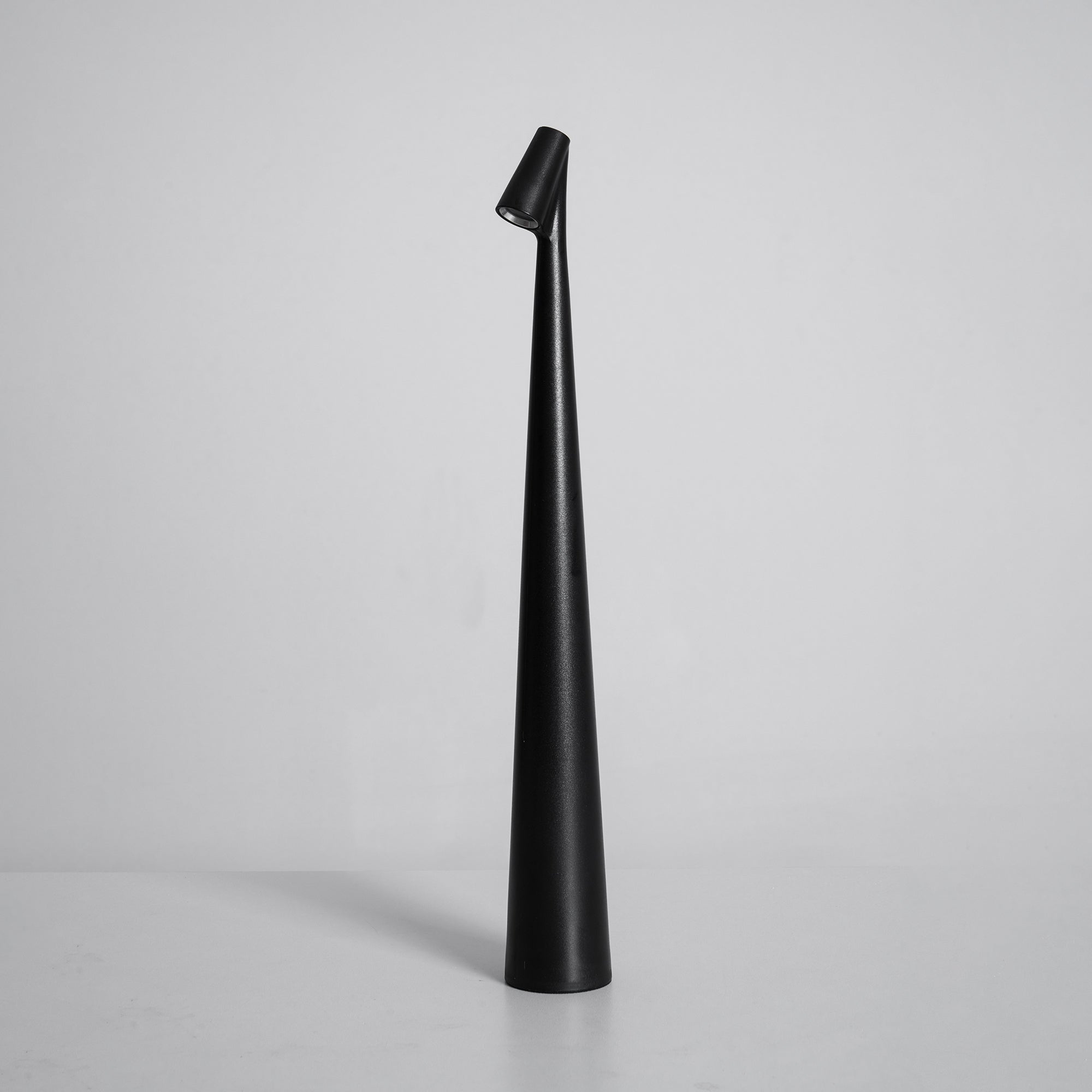 Avaro Table Lamp