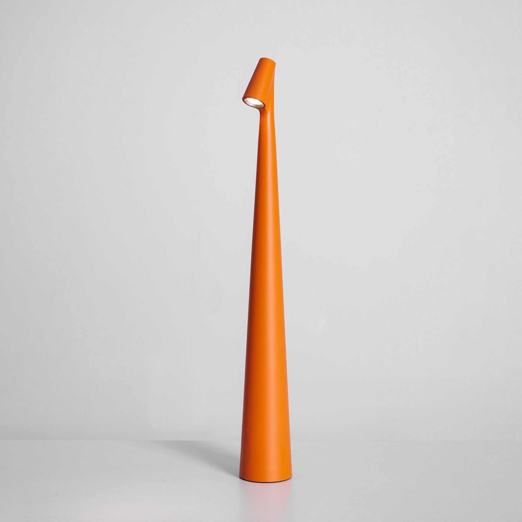 Avaro Table Lamp
