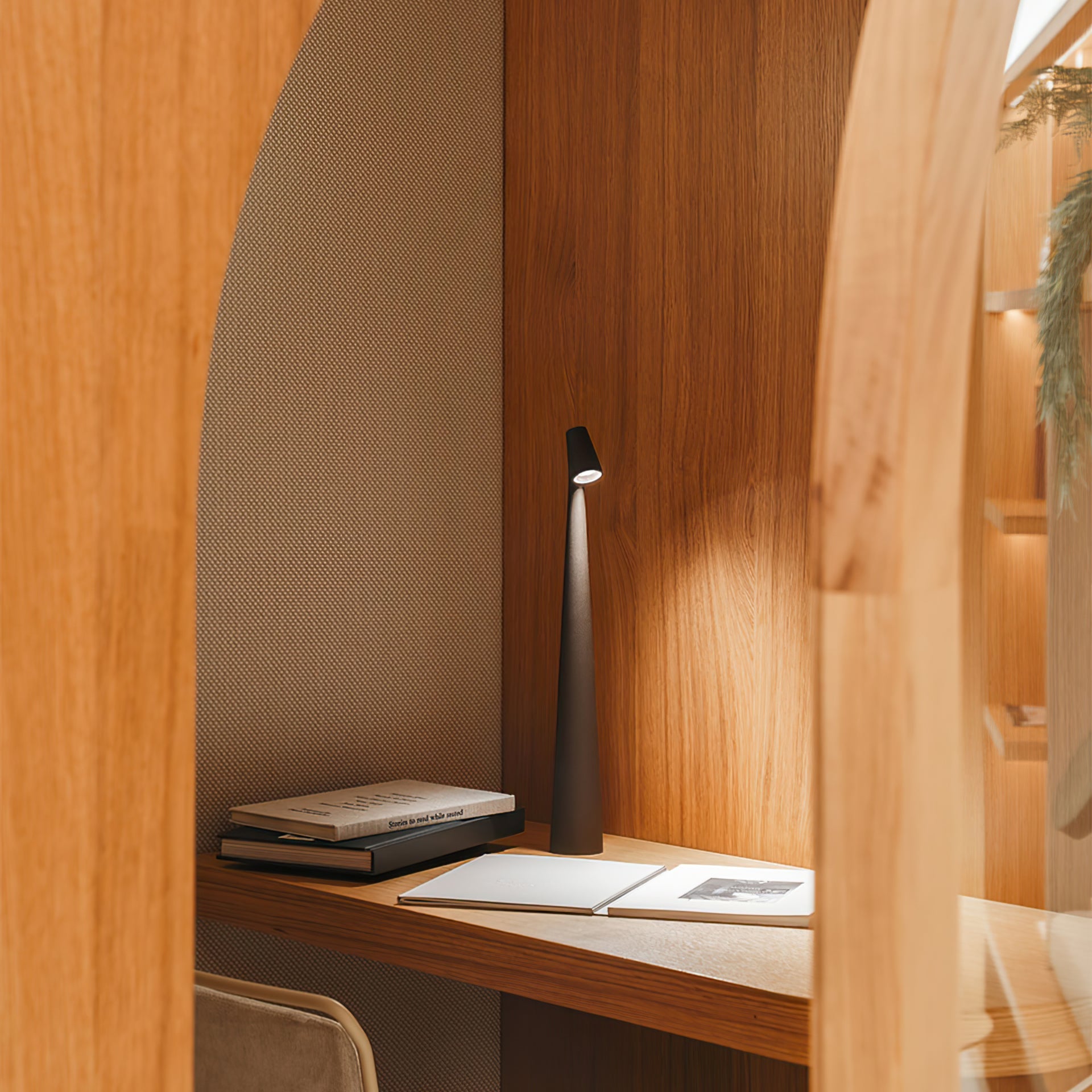 Avaro Table Lamp