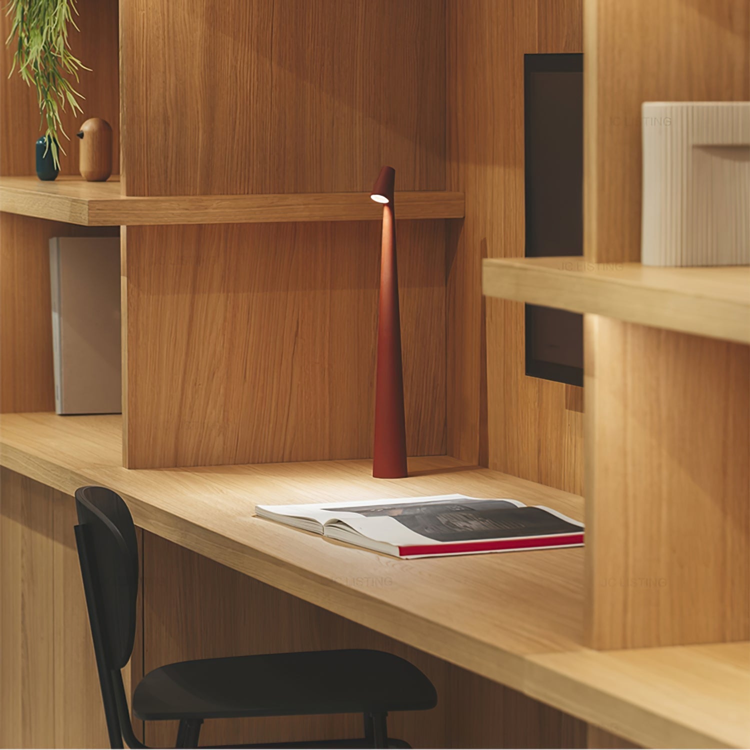 Avaro Table Lamp