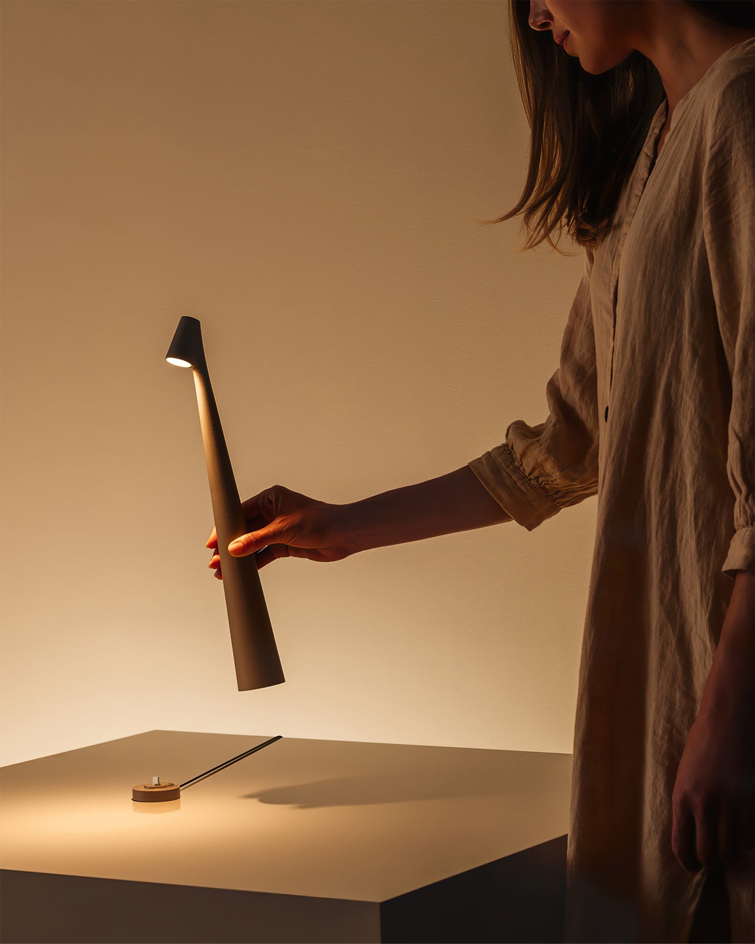 Avaro Table Lamp