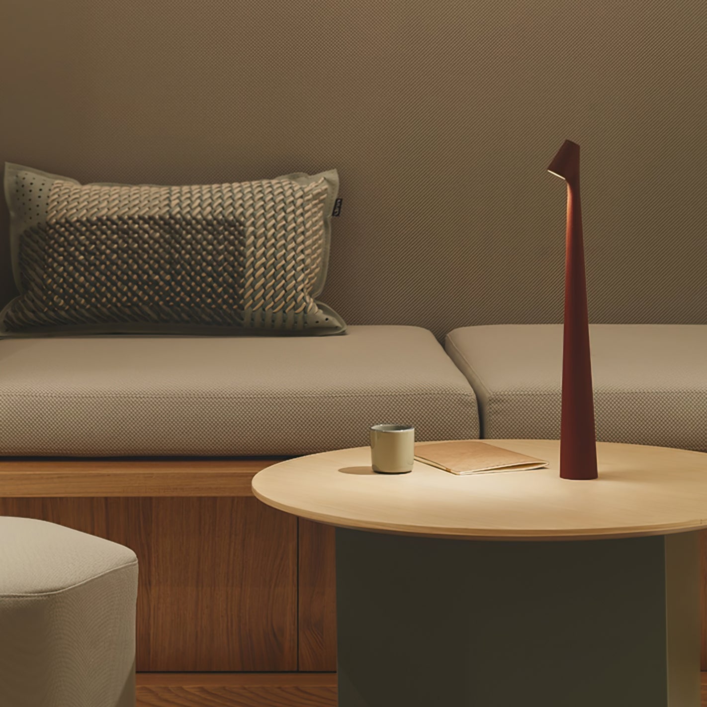 Avaro Table Lamp