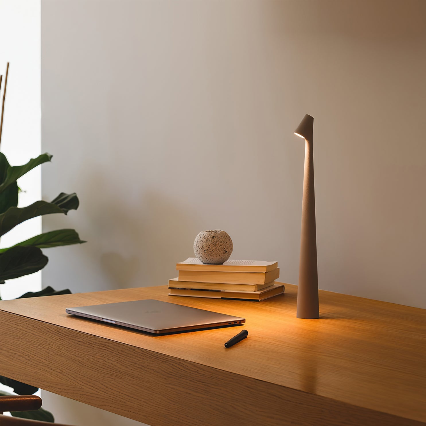 Avaro Table Lamp