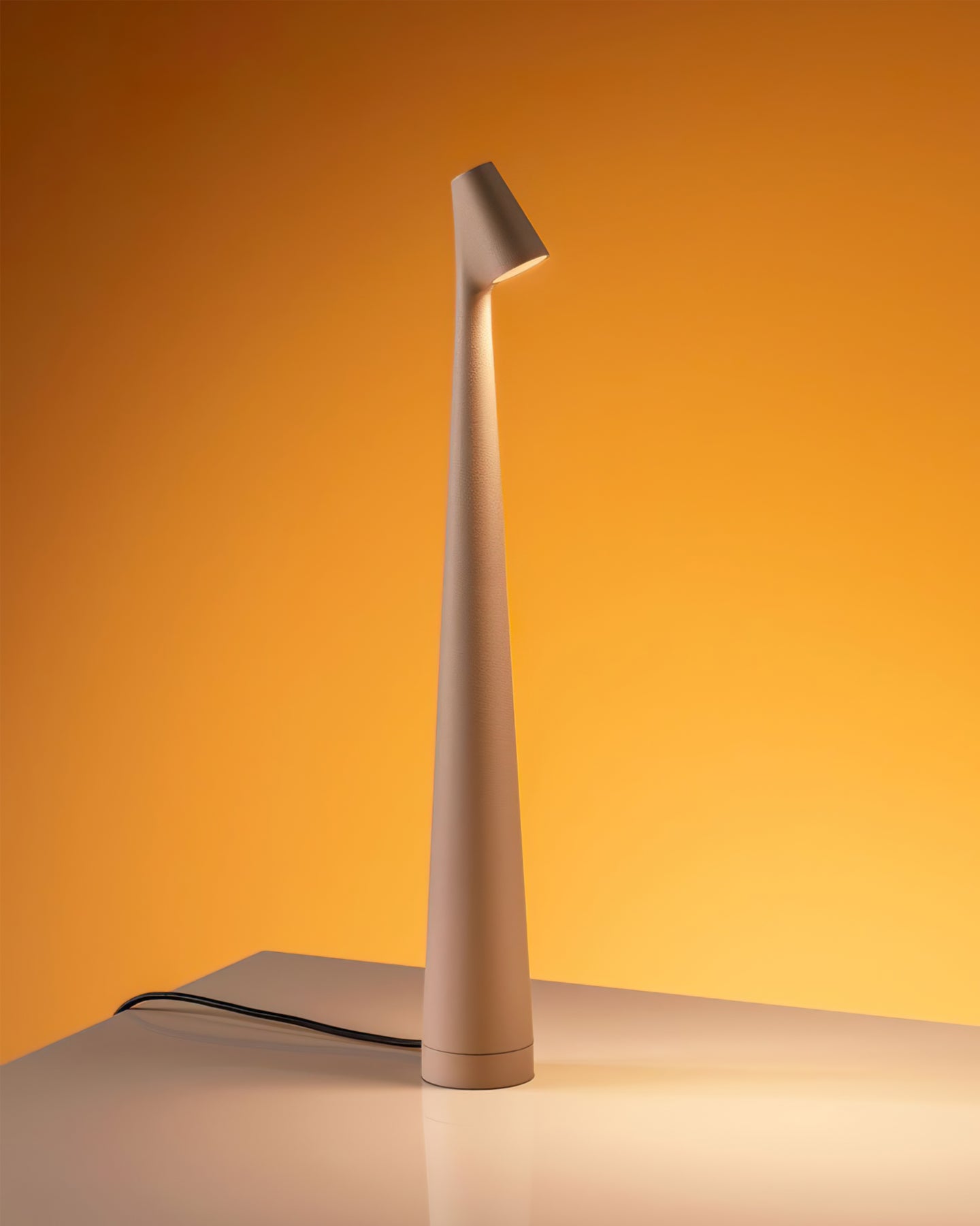 Avaro Table Lamp