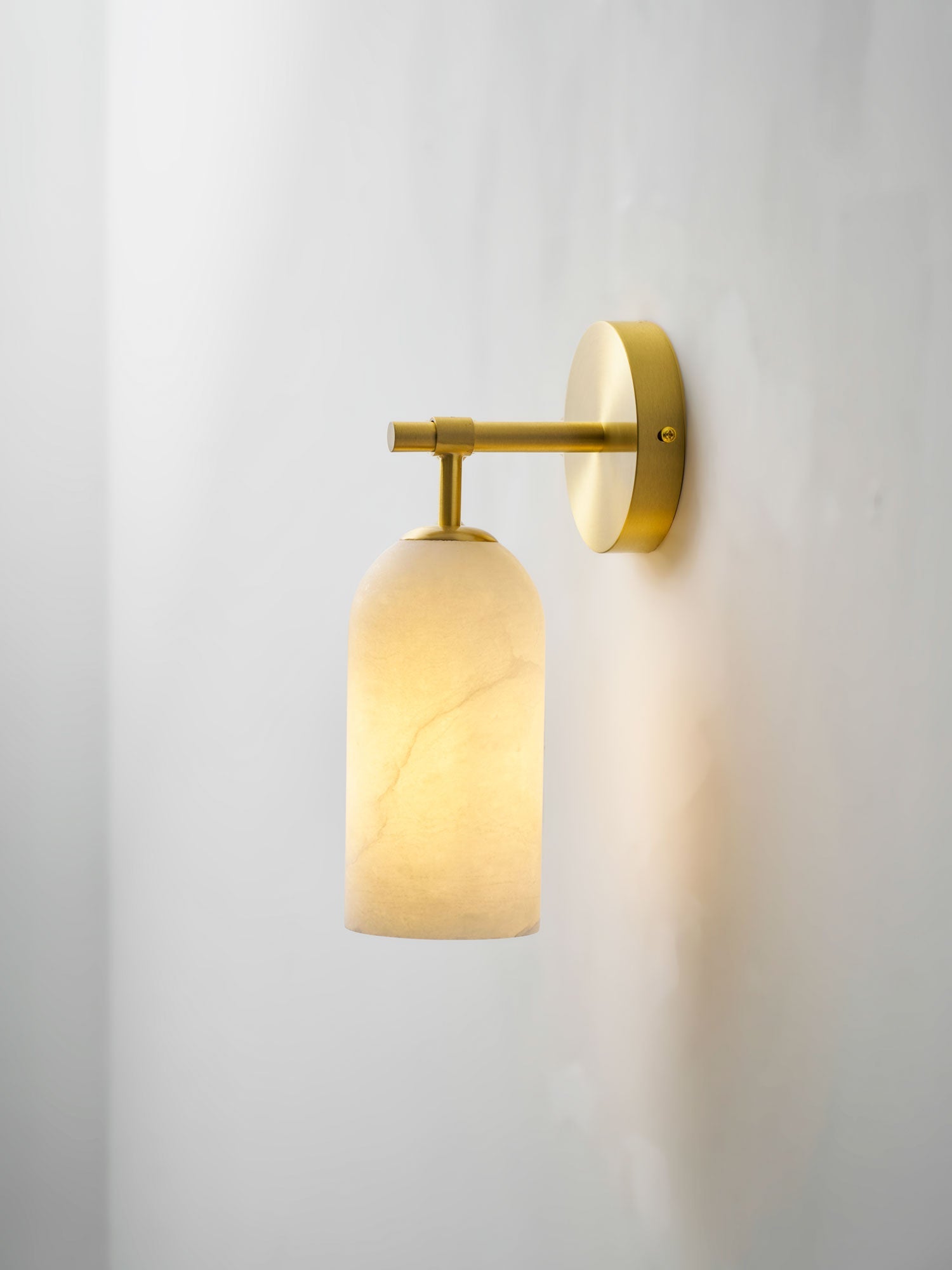 Hadeno Alabaster Wall Light