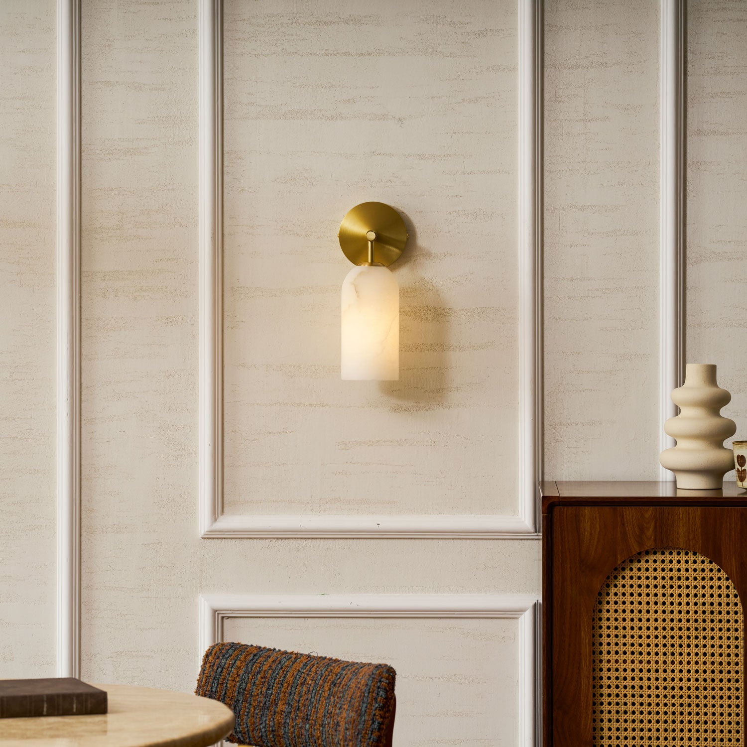 Hadeno Alabaster Wall Light