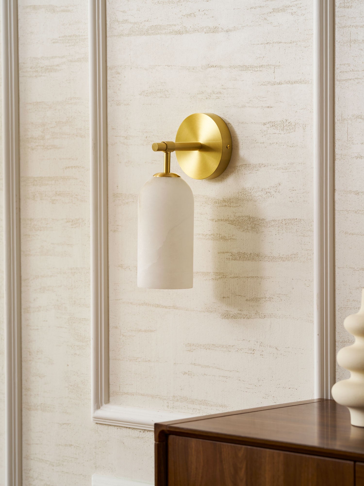 Hadeno Alabaster Wall Light