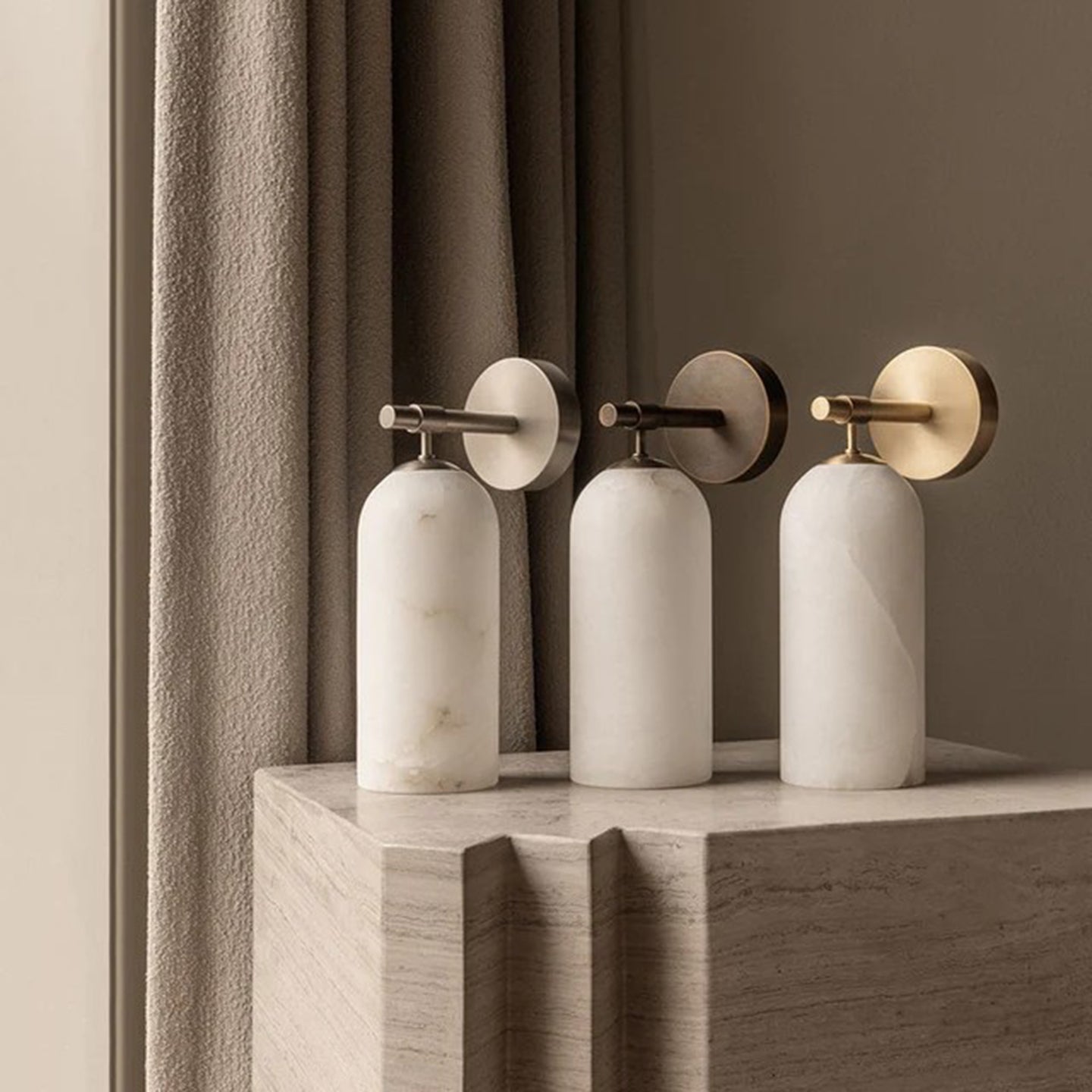 Hadeno Alabaster Wall Light