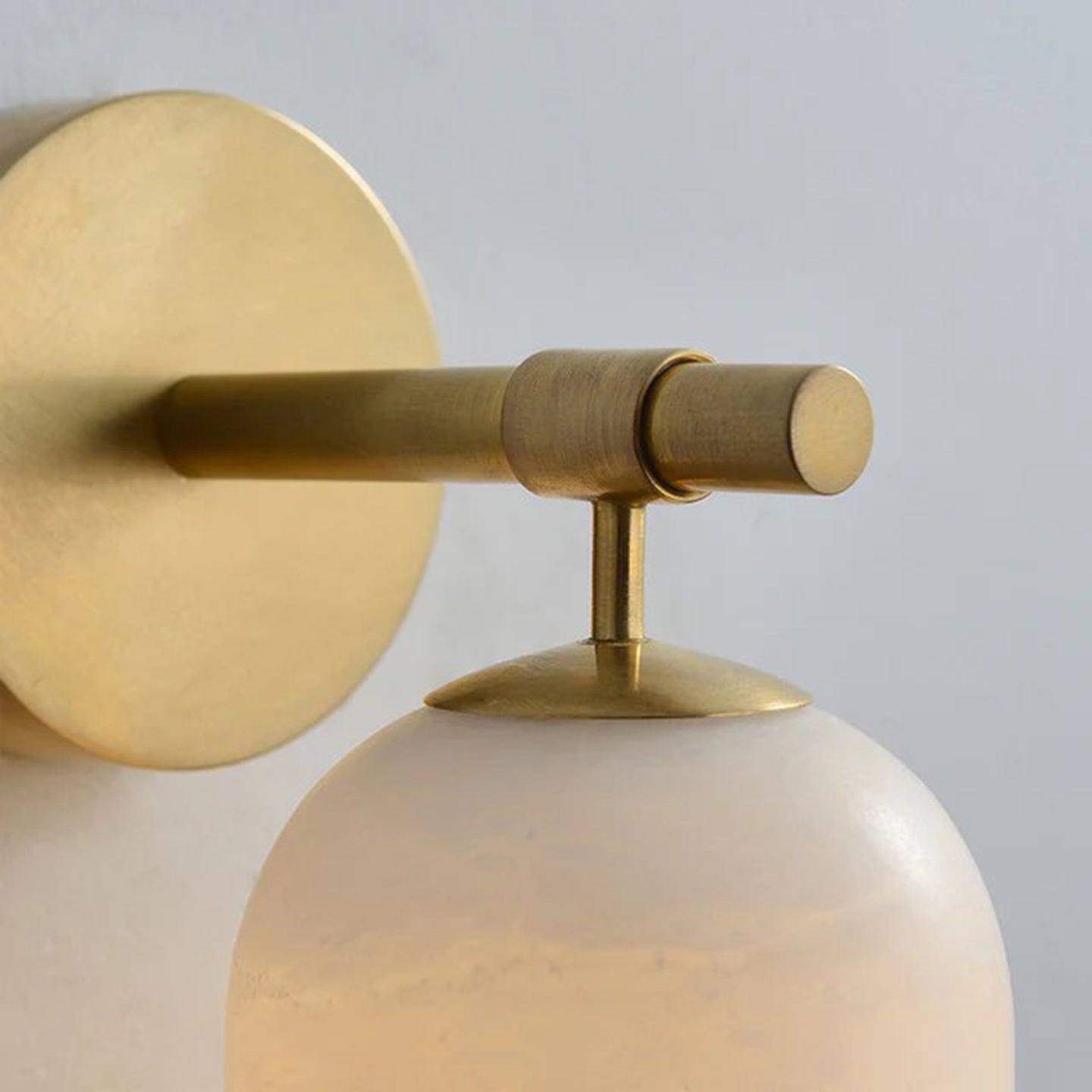 Hadeno Alabaster Wall Light