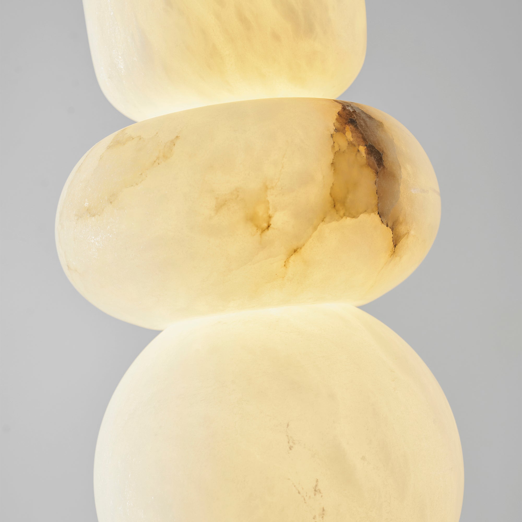 Bealiovo Totem Pendant Light