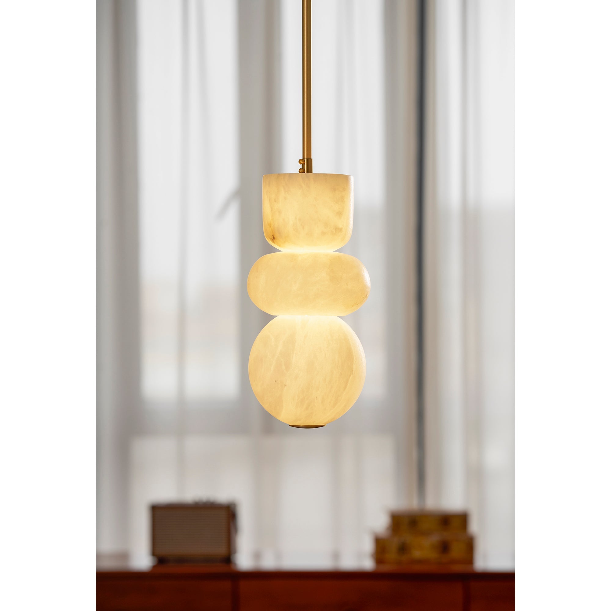 Bealiovo Totem Pendant Light