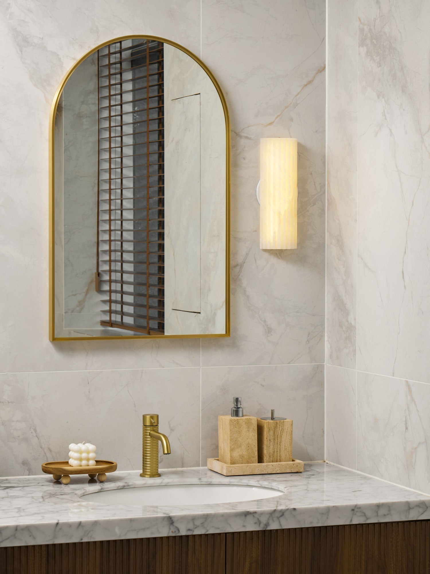 Arralna Alabaster Wall Light