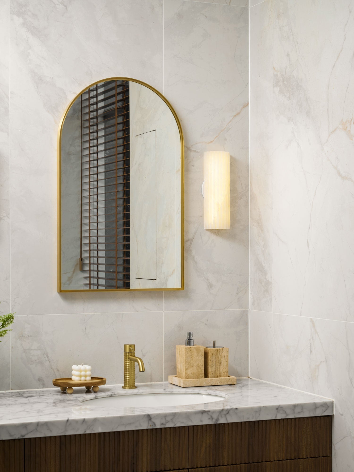 Arralna Alabaster Wall Light