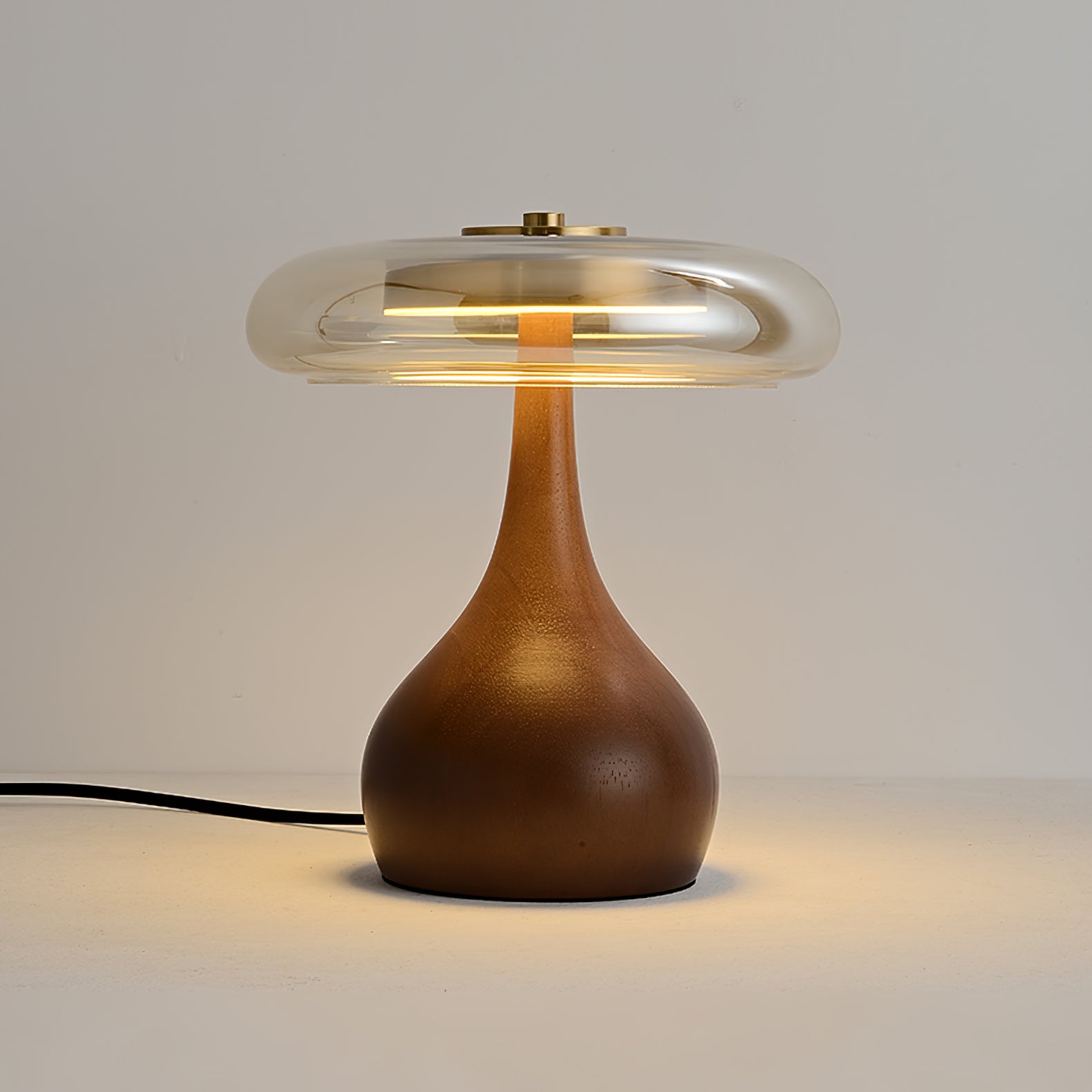 Aravorin Table Lamp