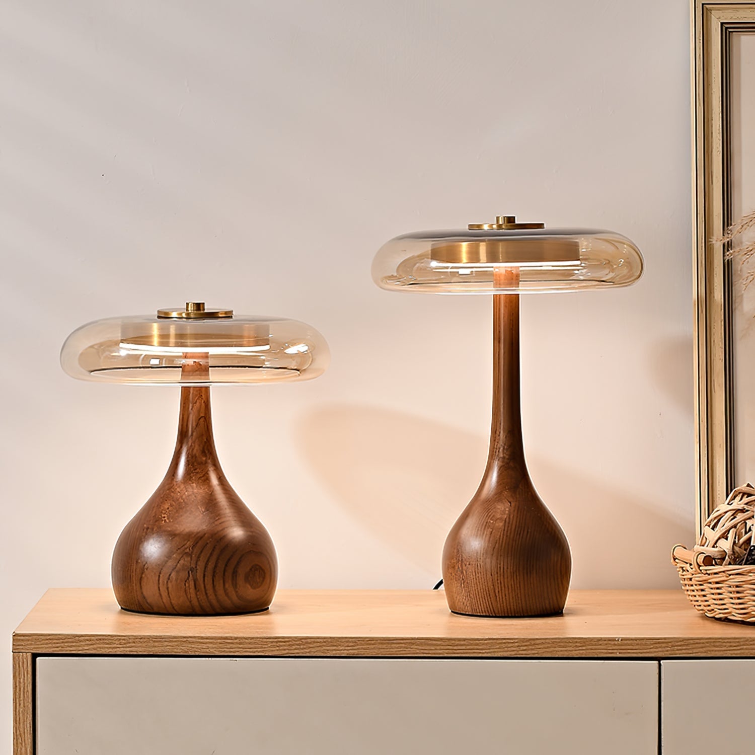 Aravorin Table Lamp