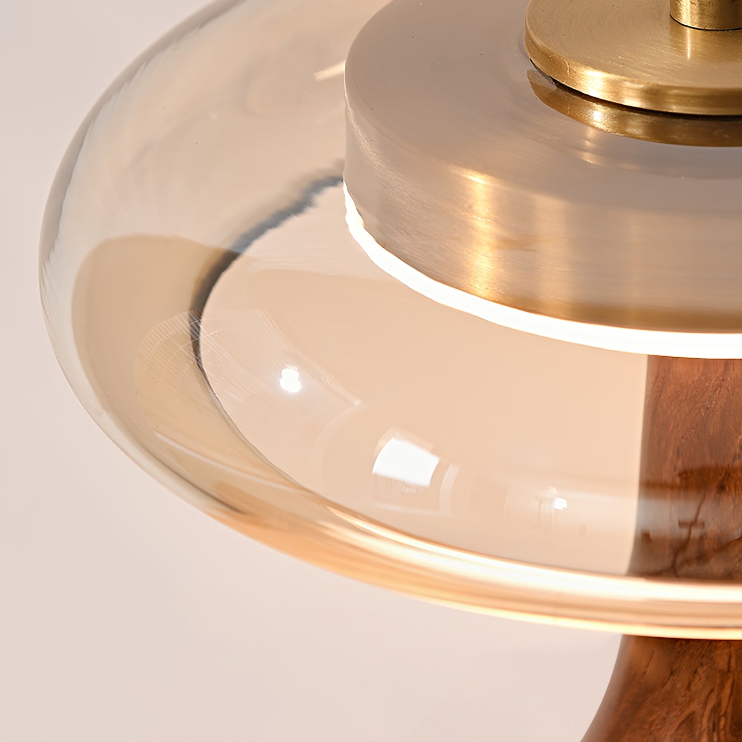 Aravorin Table Lamp