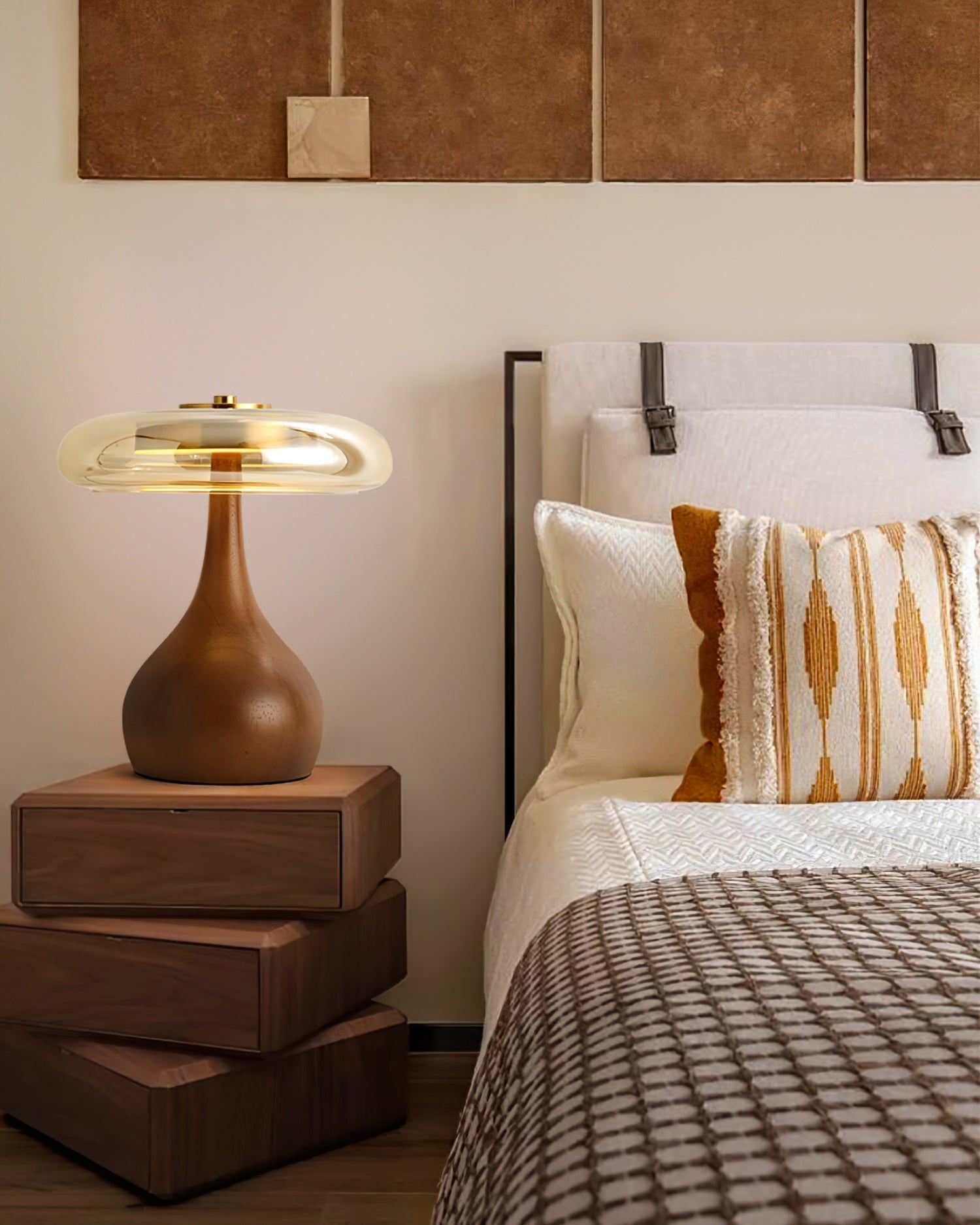 Aravorin Table Lamp