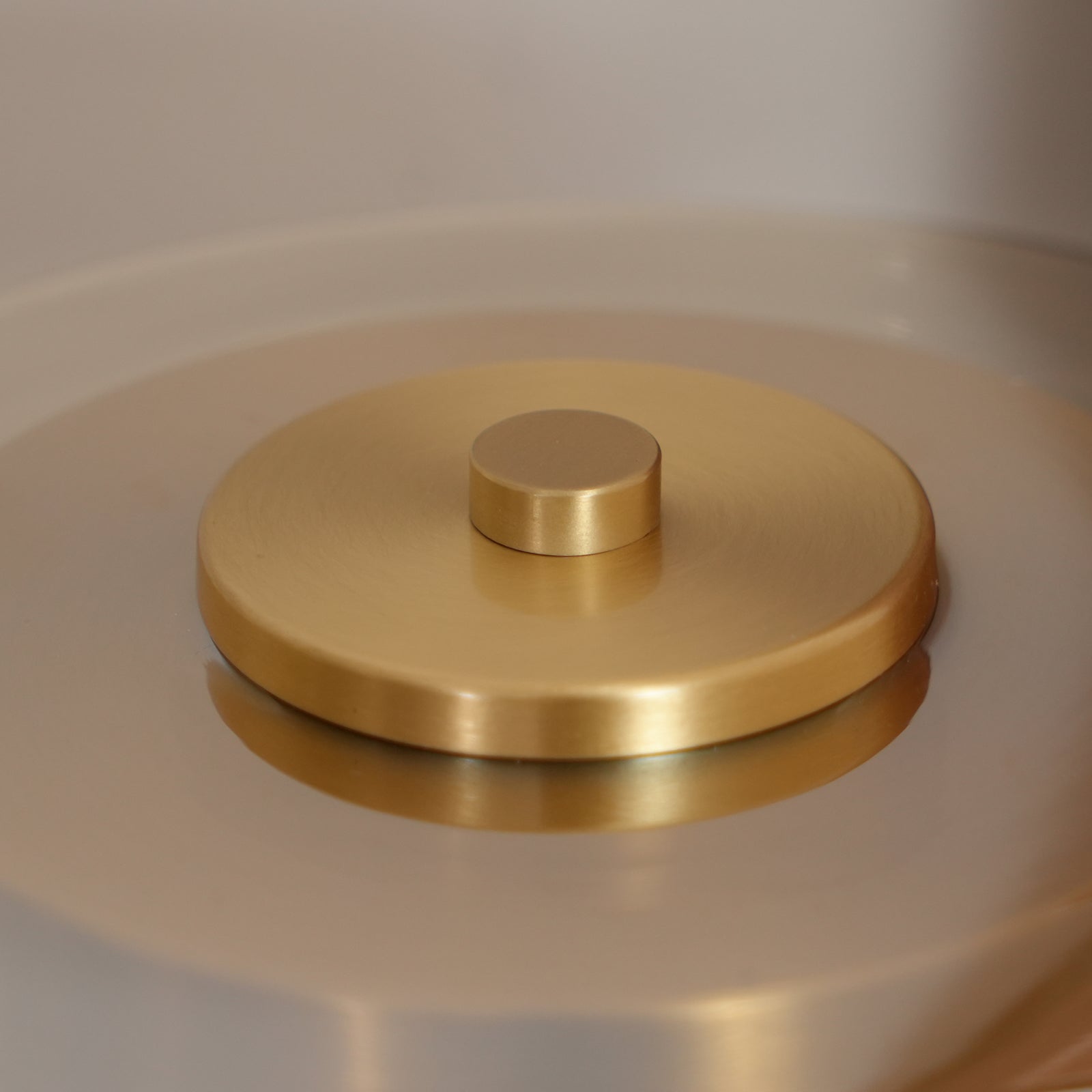 Aravorin Table Lamp