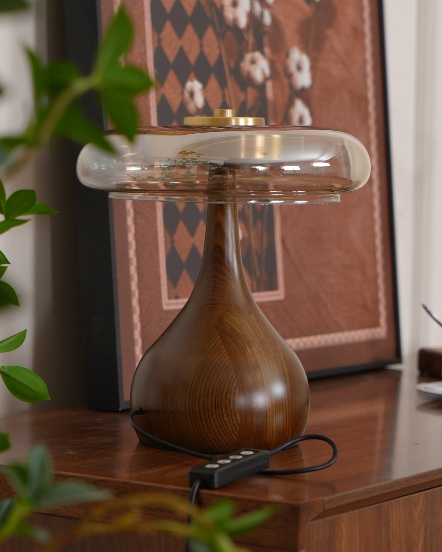 Aravorin Table Lamp