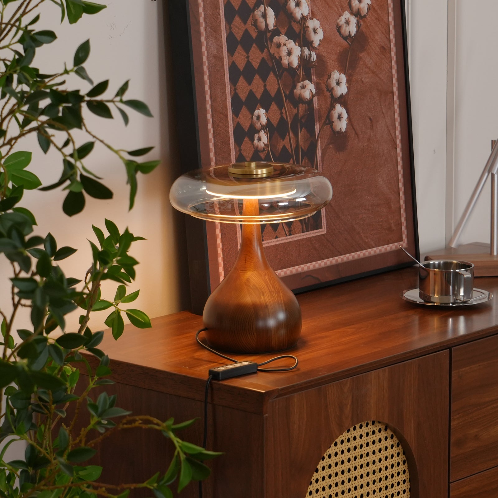 Aravorin Table Lamp