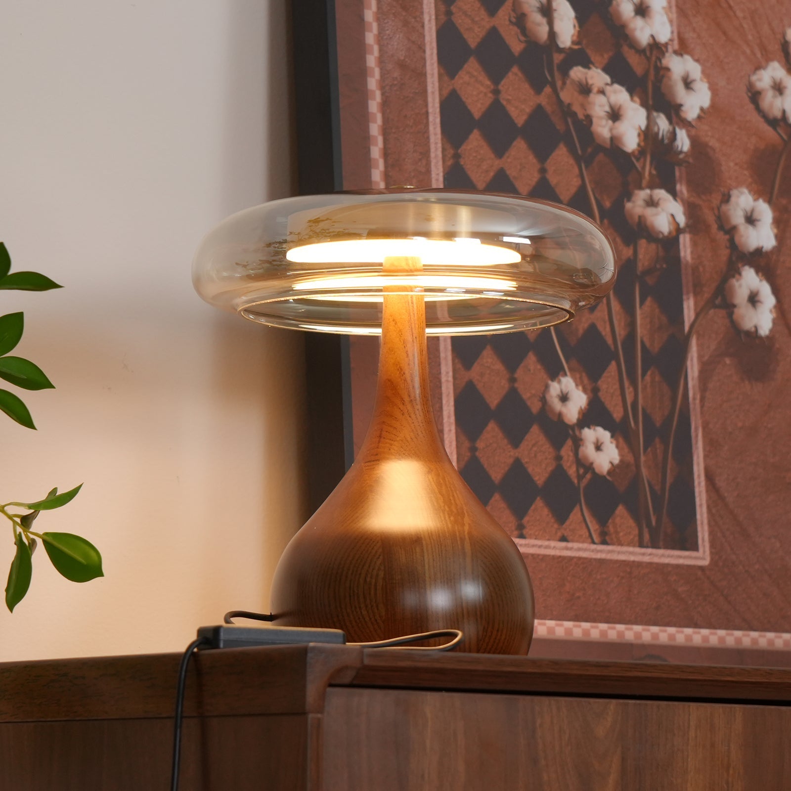 Aravorin Table Lamp