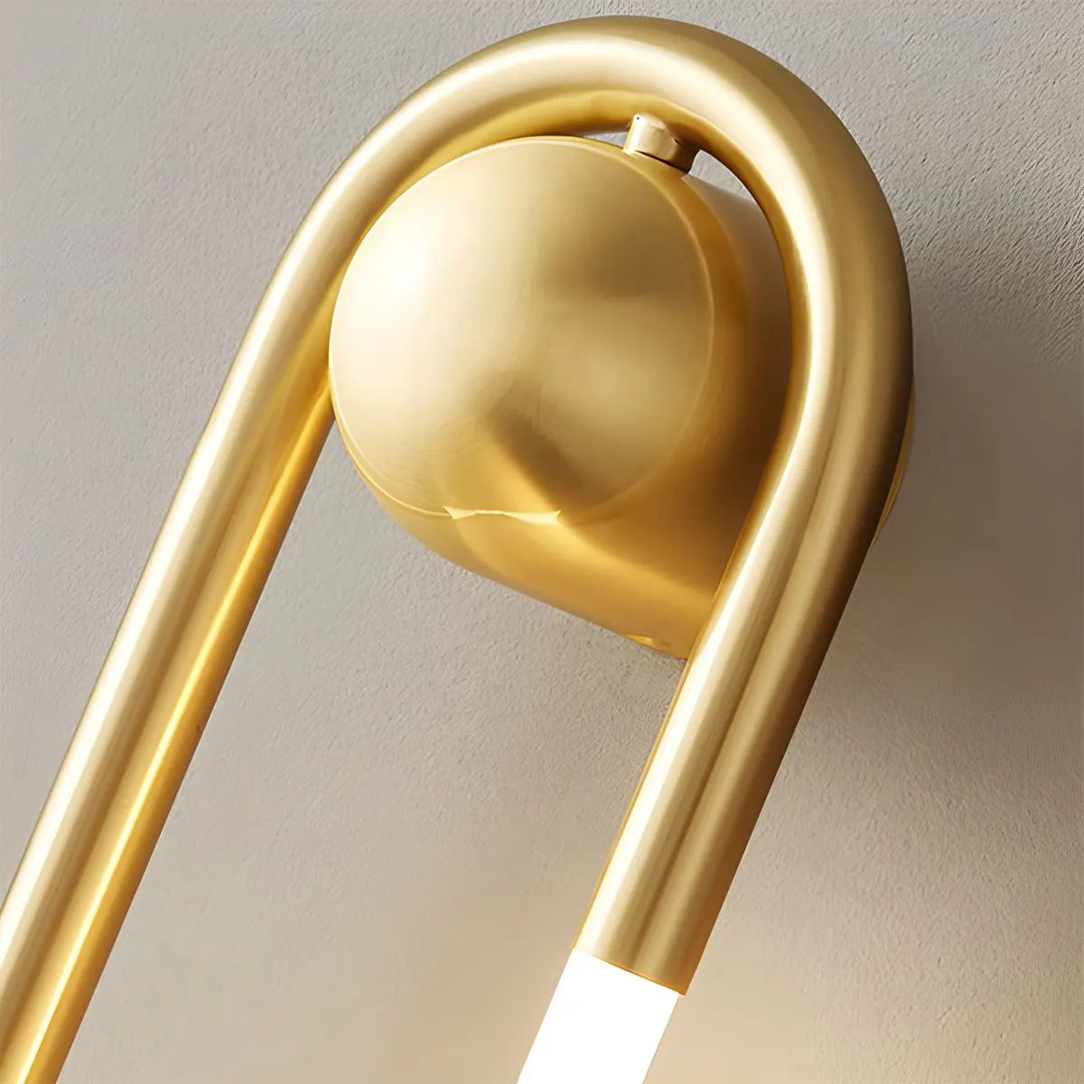 Kivonia Wall Light