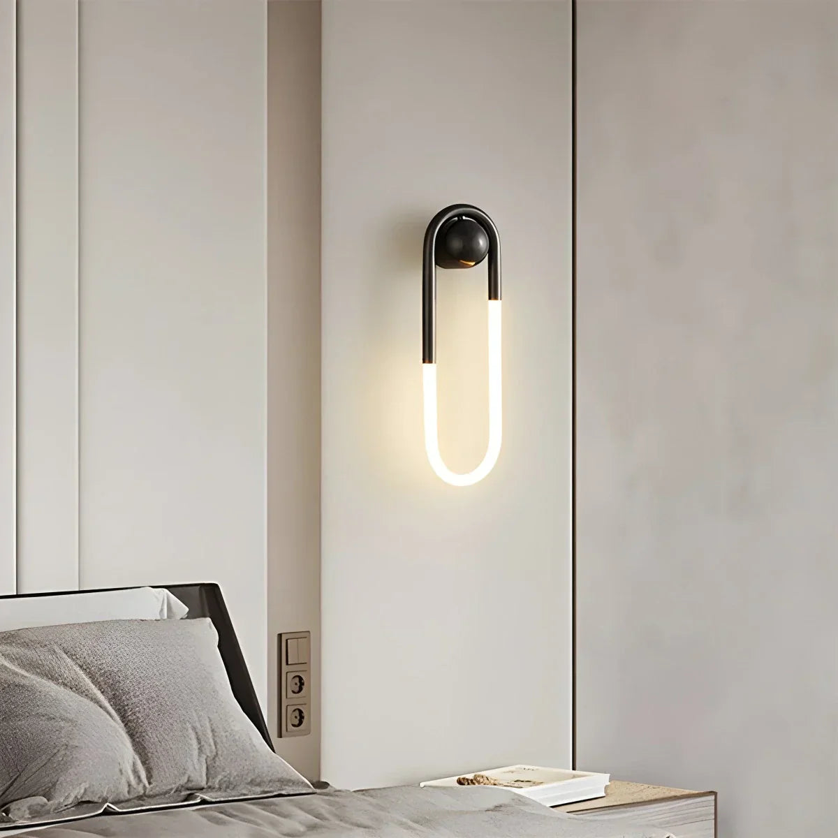 Kivonia Wall Light