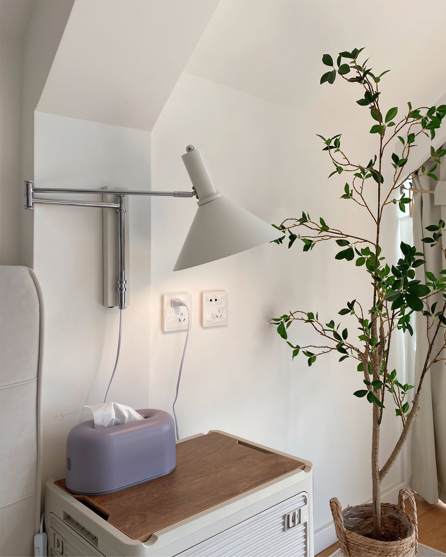 Alzaniel Plug In Wall Light
