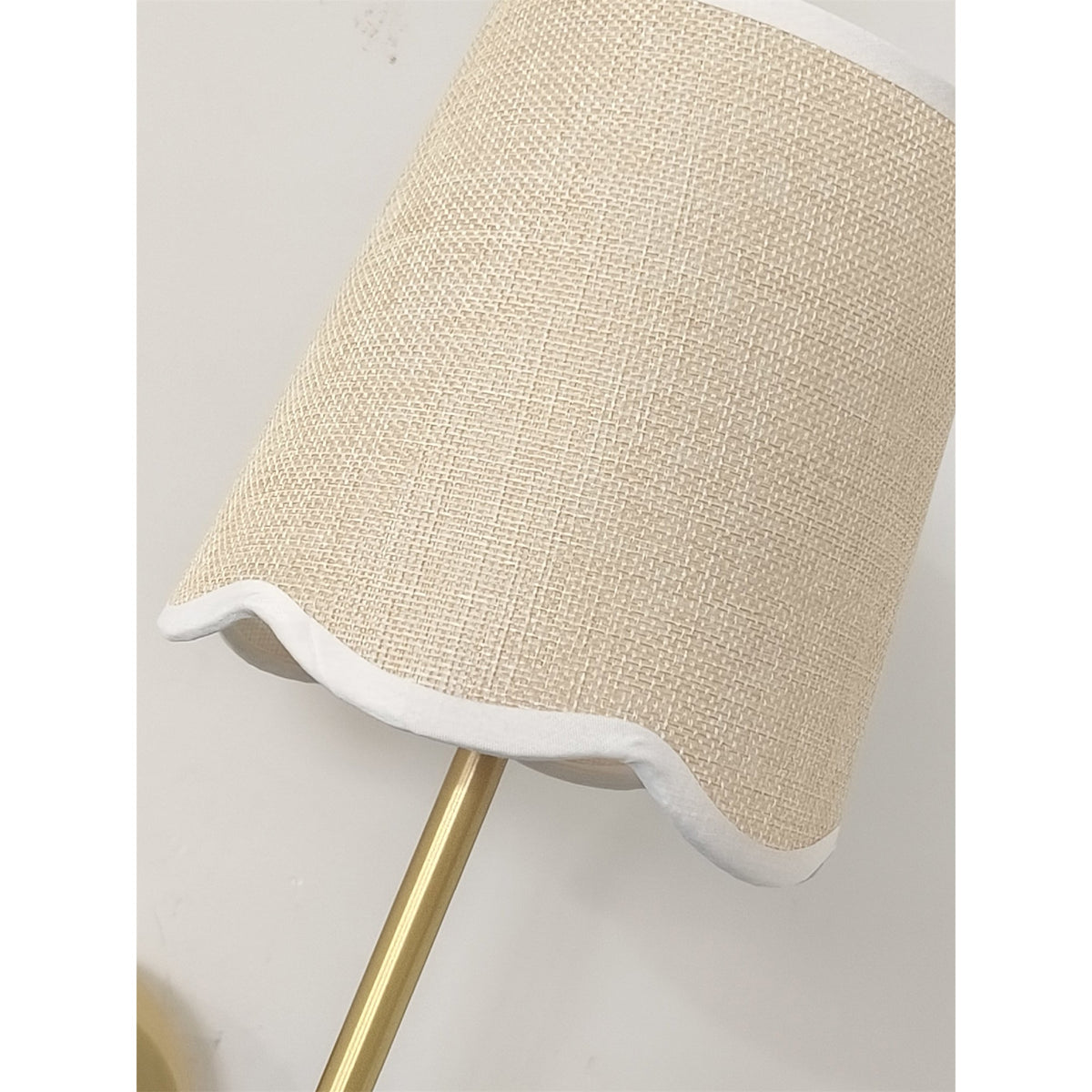Avolan Wall Light
