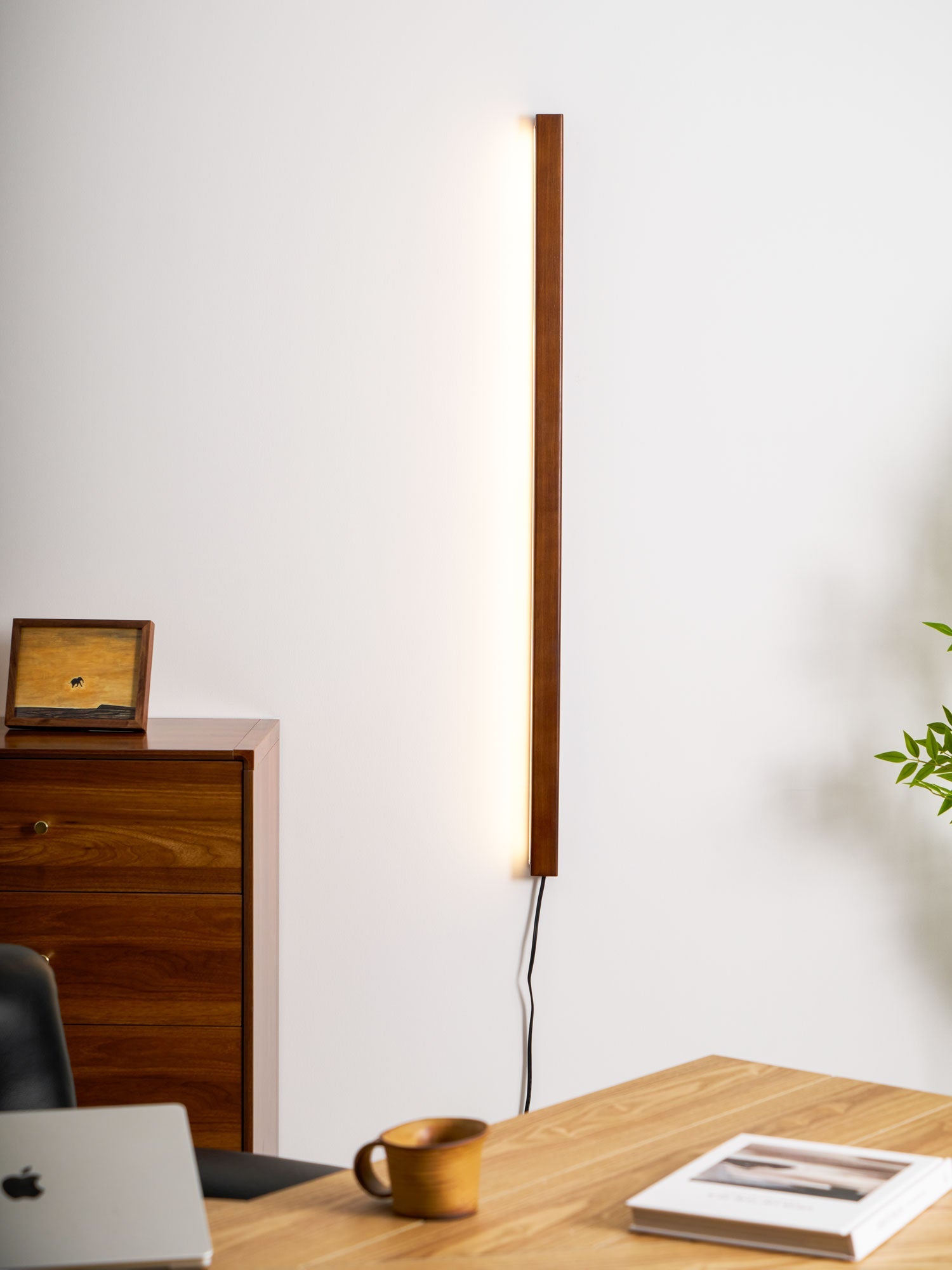 Gomeron Linear Wall Light