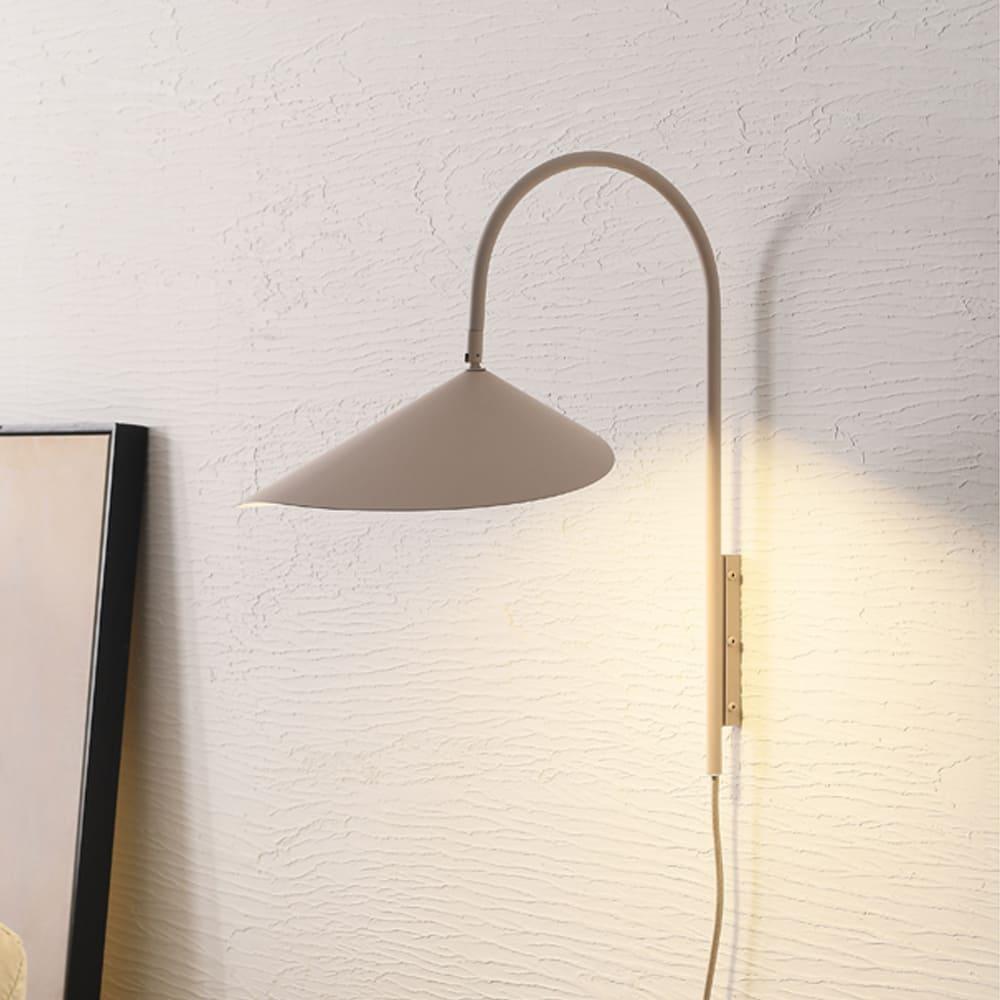 Wavalo Wall Light