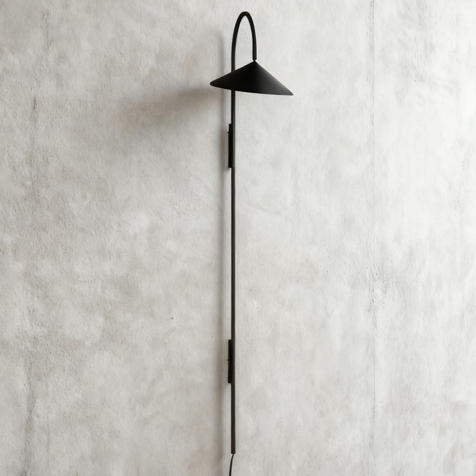 Wavalo Wall Light