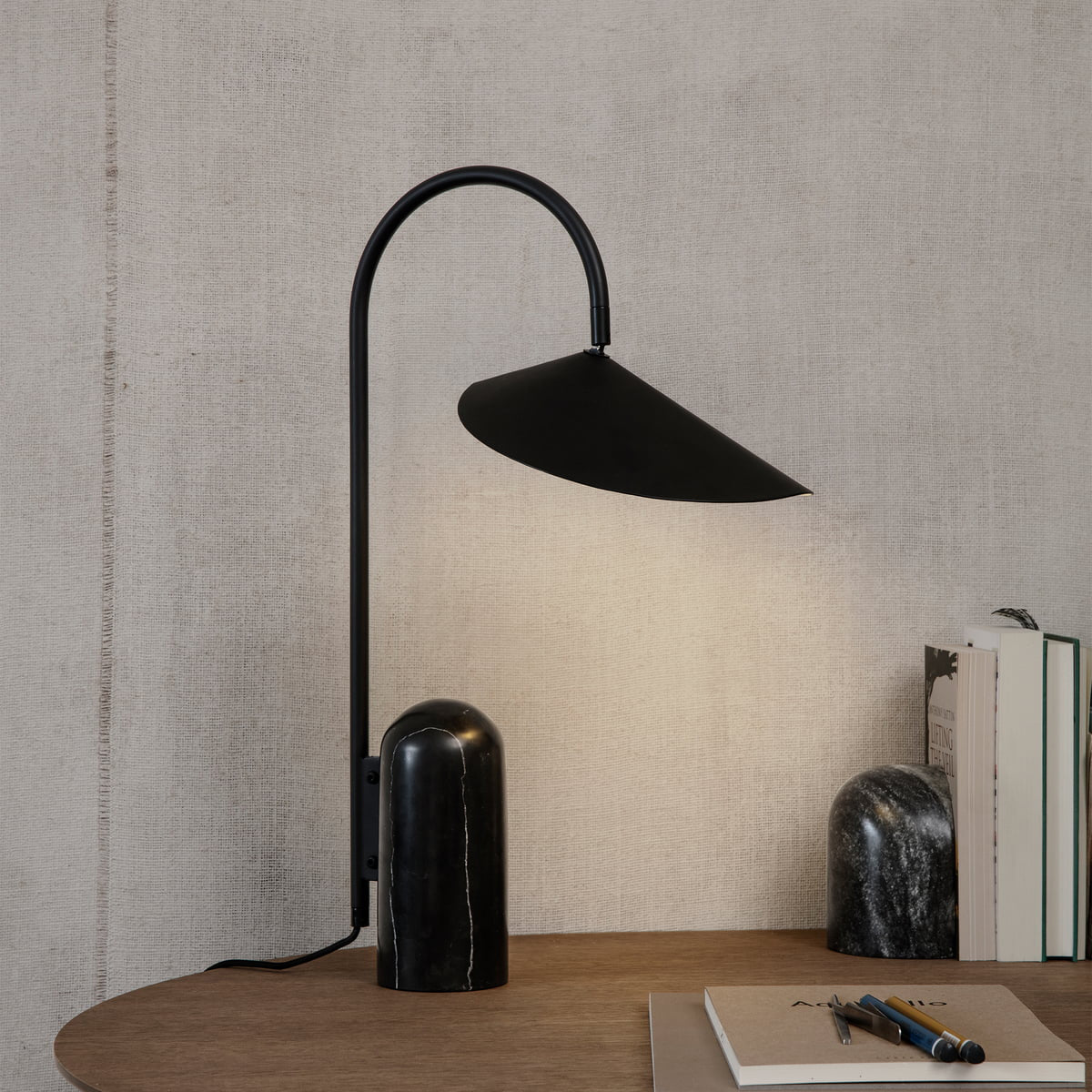 Guval Minimalist Table Lamp