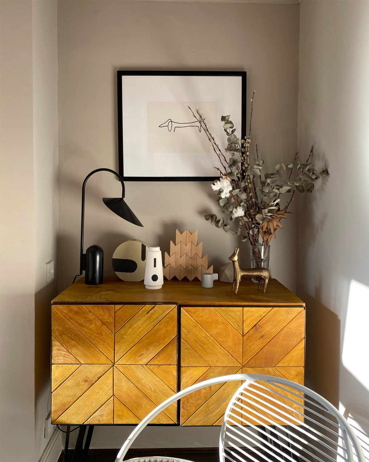 Guval Minimalist Table Lamp