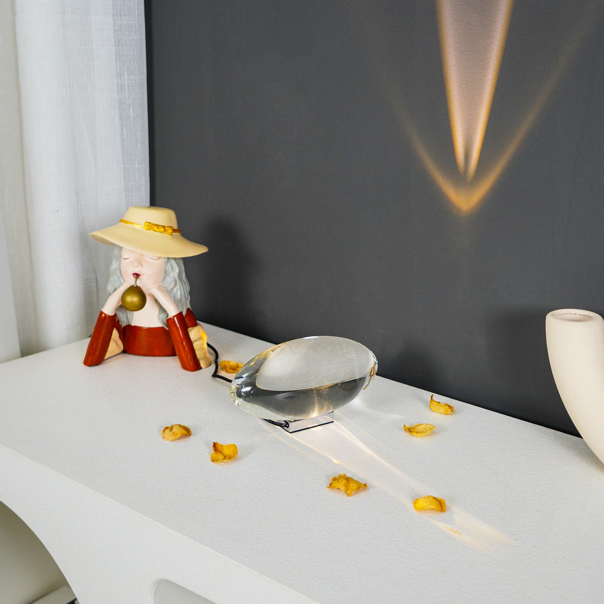 Lizzan Table Lamp