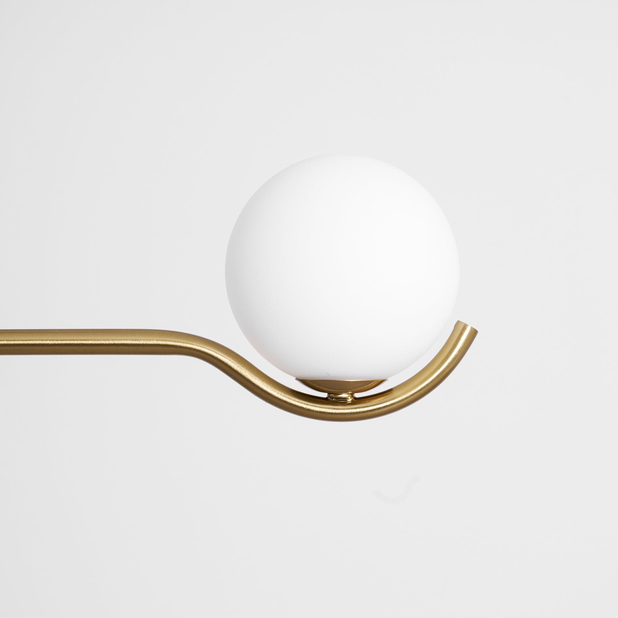 Avaleo Globe Pendant Light