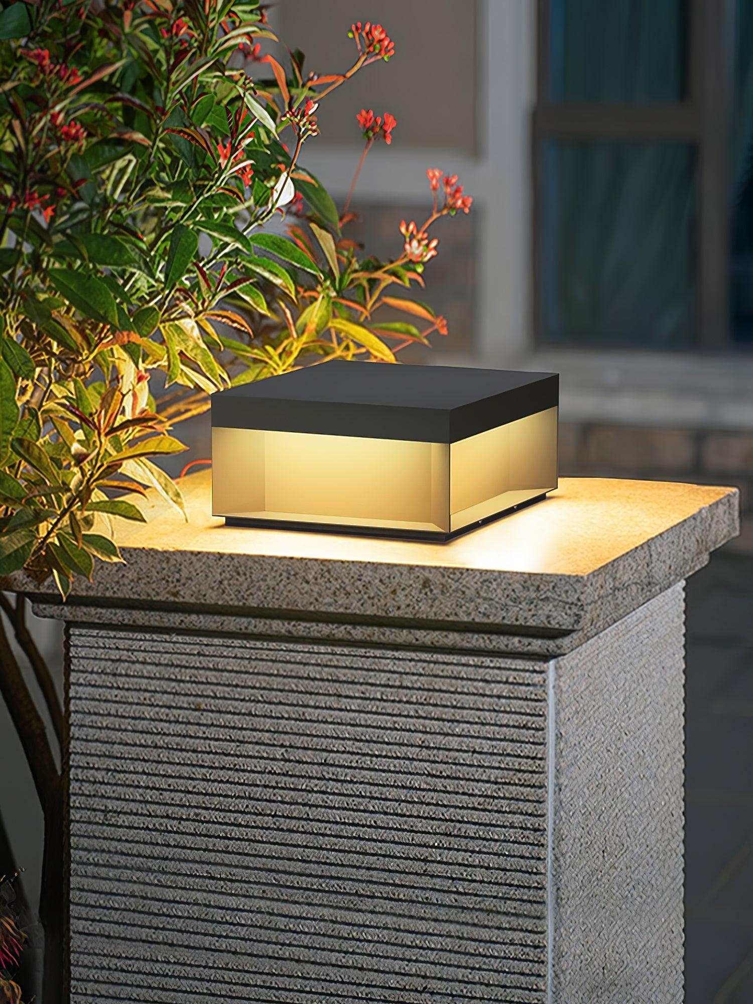 Nolian Outdoor Post Light