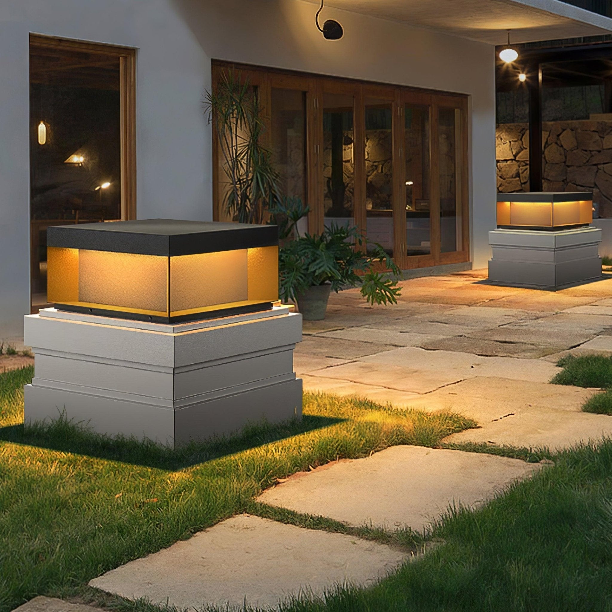 Nolian Outdoor Post Light