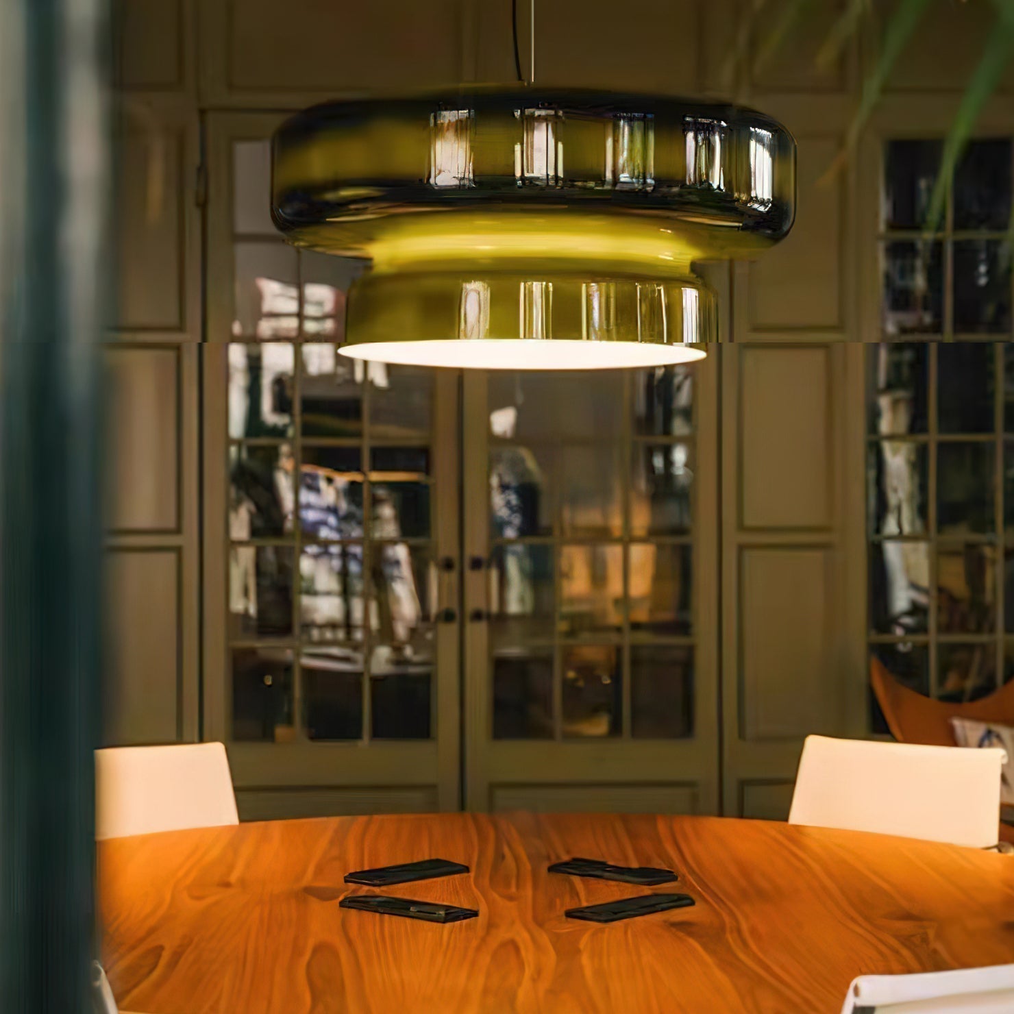 Elomia Pendant Light