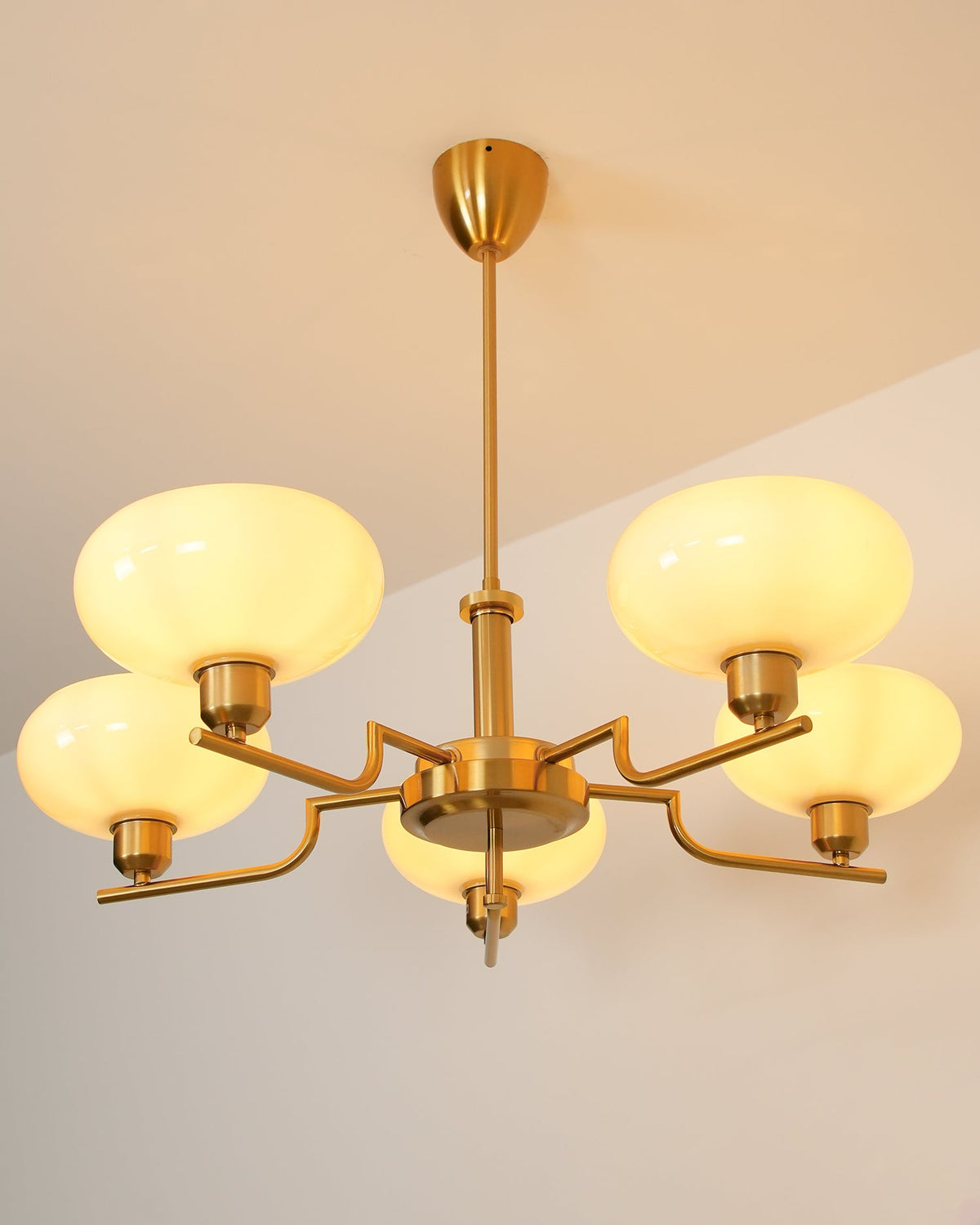 Nevelo Modern Chandelier