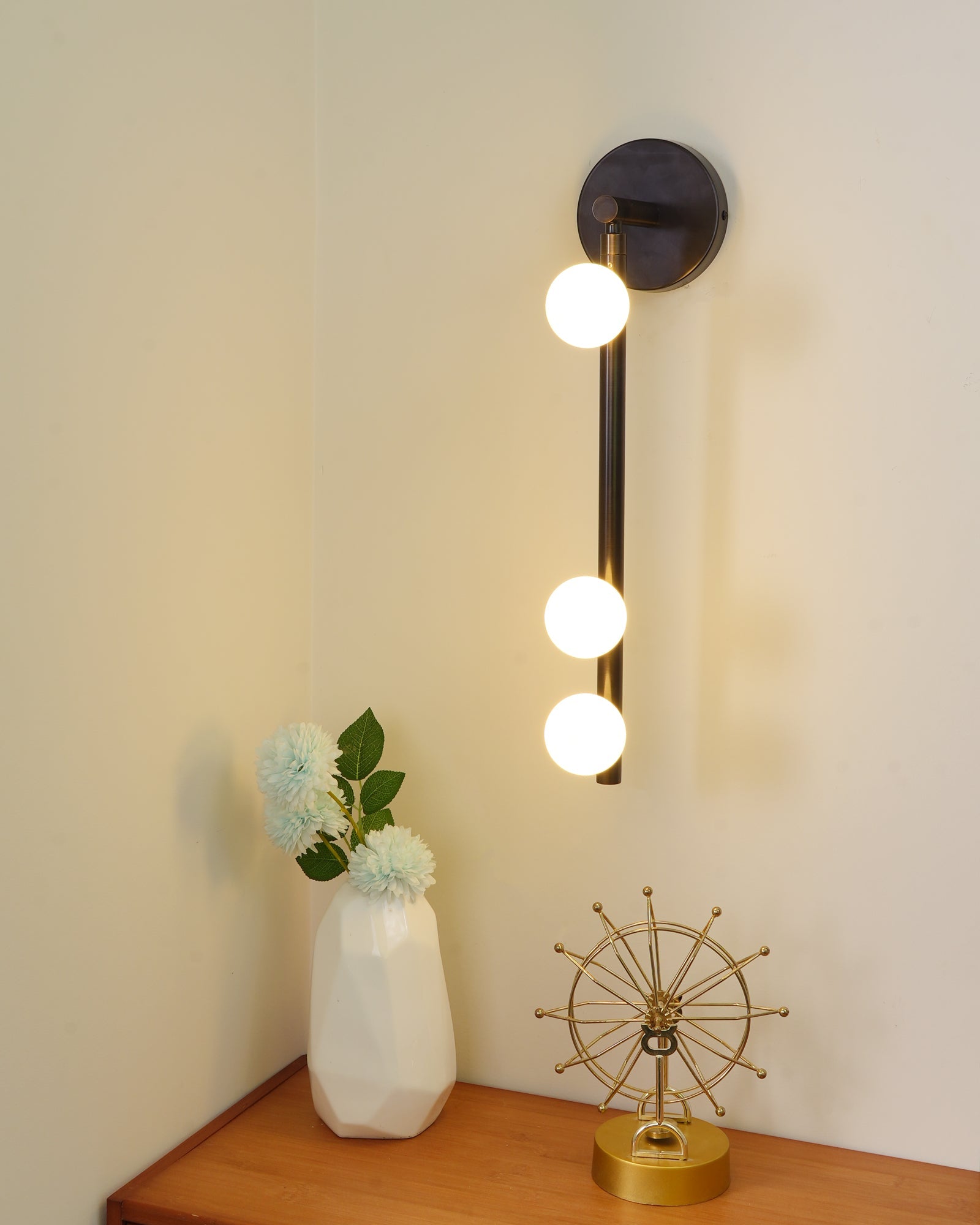 Hati Tube Wall Light