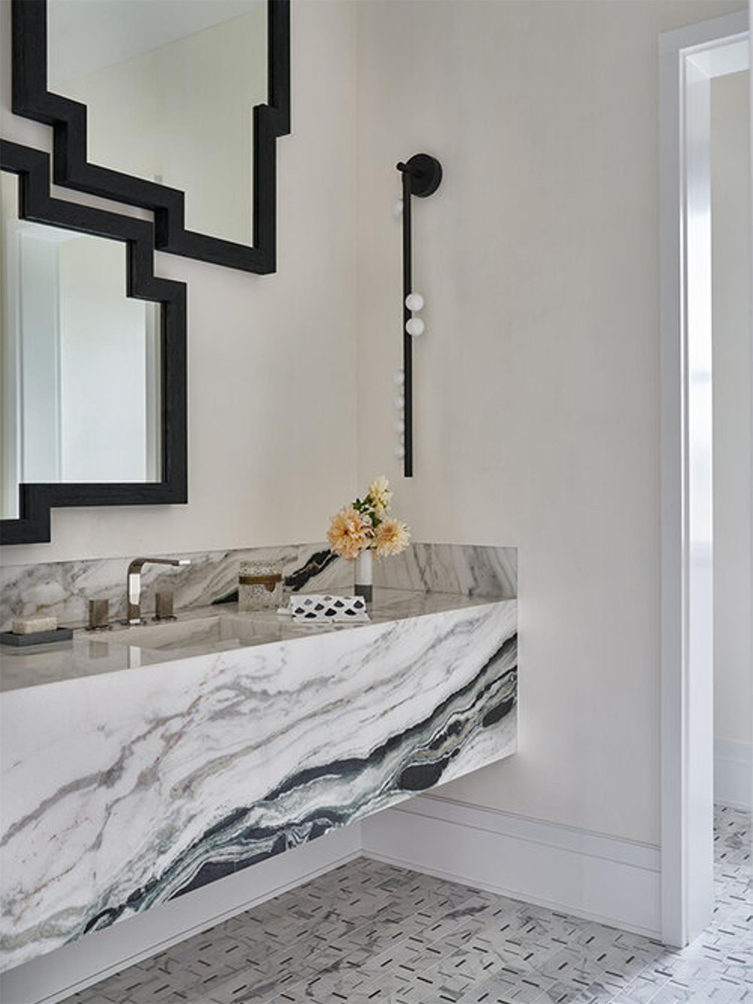 Hati Tube Wall Light