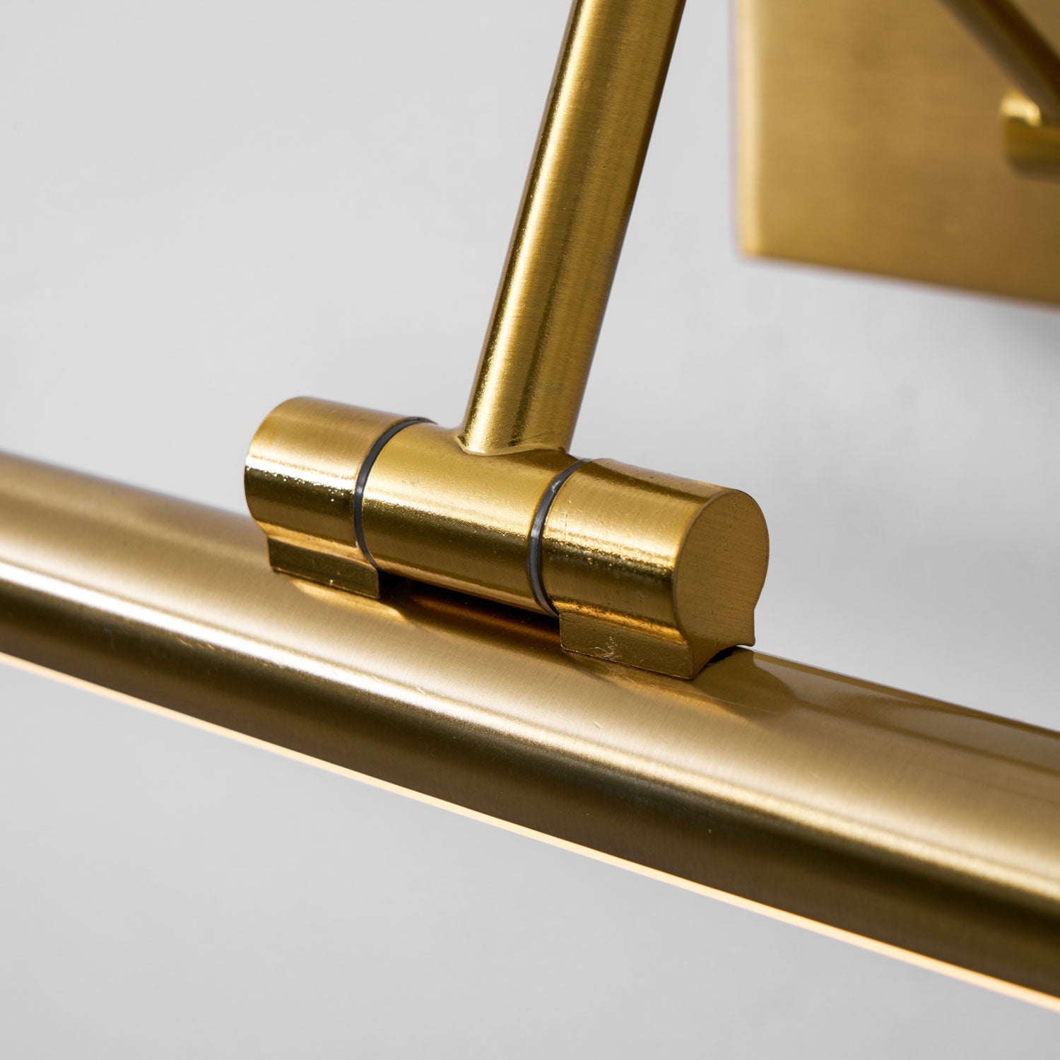 Bavexus Linear Wall Light